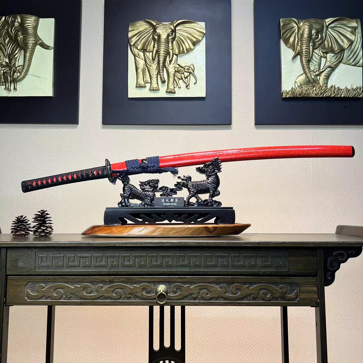 Sword Stand - Kylin Design - High-quality Resin - Craftsmanship - Spartan Blades Club - 陳氏劍莊1892