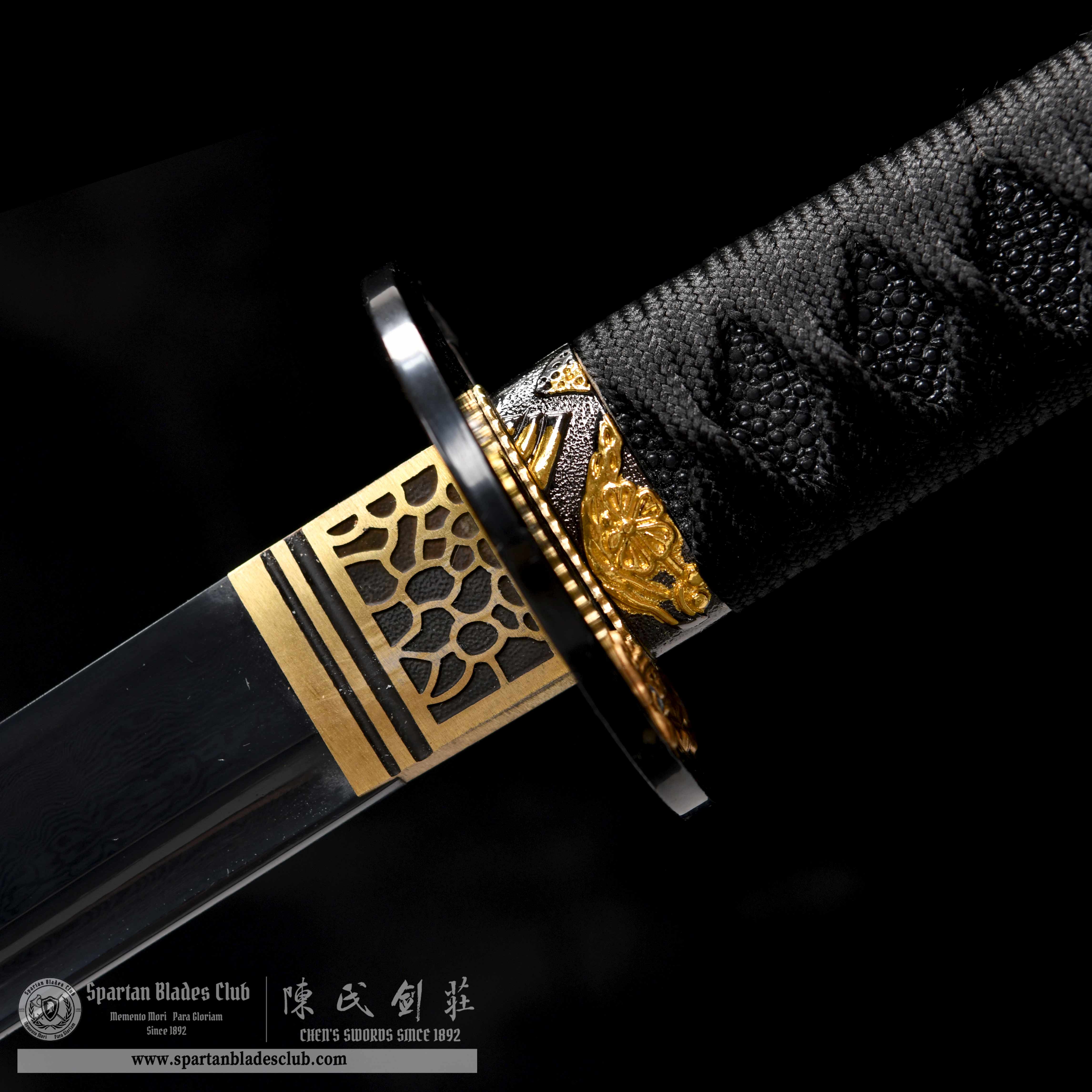 HY96 | LianZhan Samurai | Katana | Damascus steel | hand-forged | high-temperature quenched | traditional blackening process | lotus | Black | Battle-Ready | Full-tang | Spartan Blades Club | CHEN'S SWORDS 1892 - Spartan Blades Club - 陳氏劍莊1892