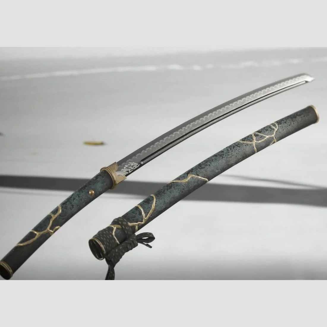 HY129 | Atsu | An'ya Ryuukin | Hatsuyo Ryuukin | Katana | Ghost of Yōtei | T10 Steel | Clay-tempered | with Real Hamon | Black&Golden&White | Battle-Ready | Full-tang | Spartan Blades Club | CHEN'S SWORDS 1892 - Spartan Blades Club - 陳氏劍莊1892