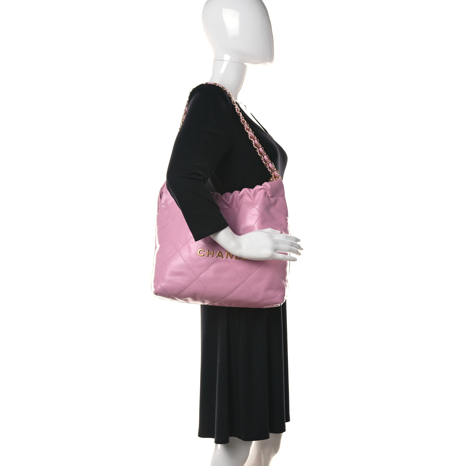 CHANEL 22 BAG