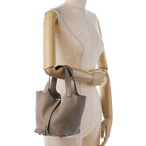 Taurillon Clemence Picotin Lock 22 handbag HS62892
