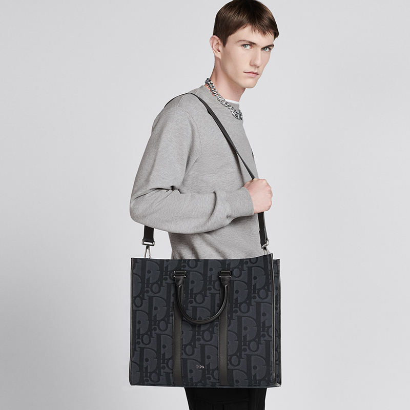 East-West Tote Bag H03E