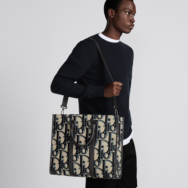 East-West Tote Bag H27E
