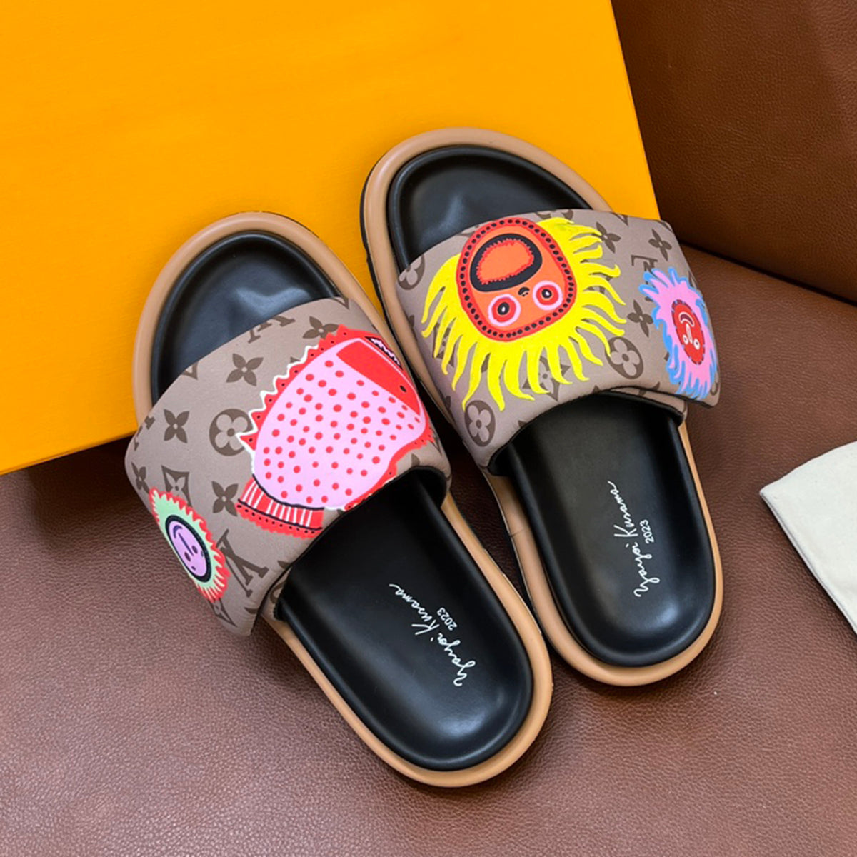 New Embossed Slippers XJ10041437