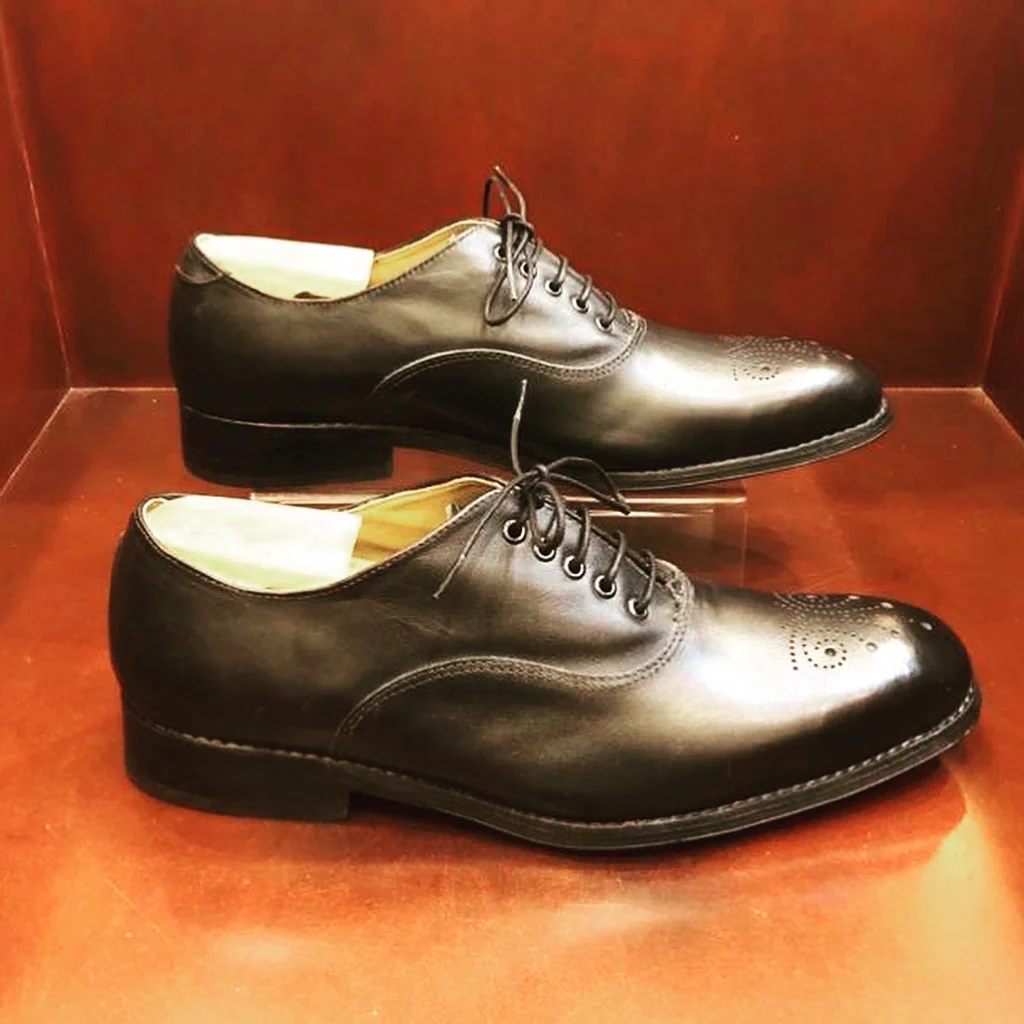 Camilo black leather Men's Shoes with brogue toe
