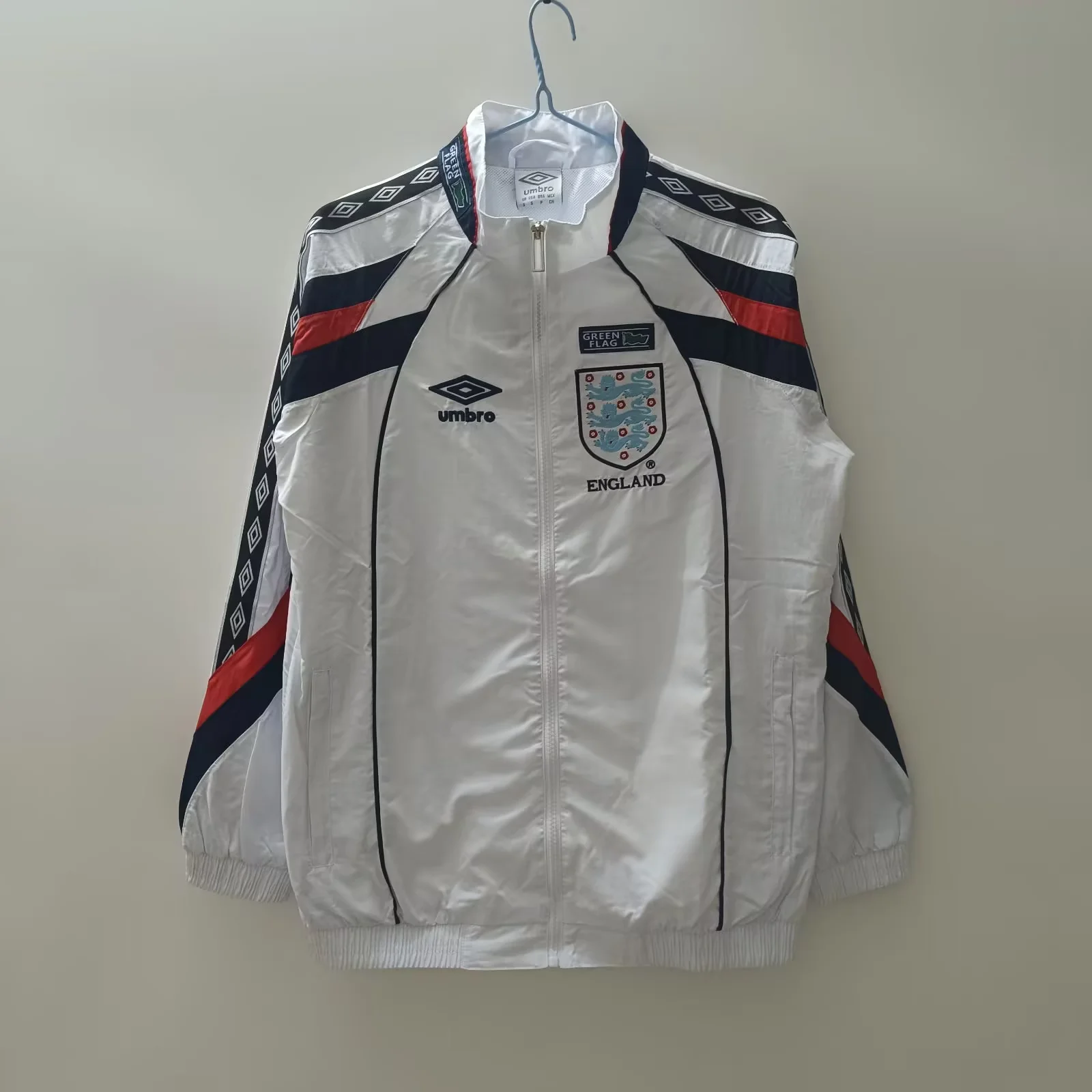 RETRO ENGLAND WINDBREAKER