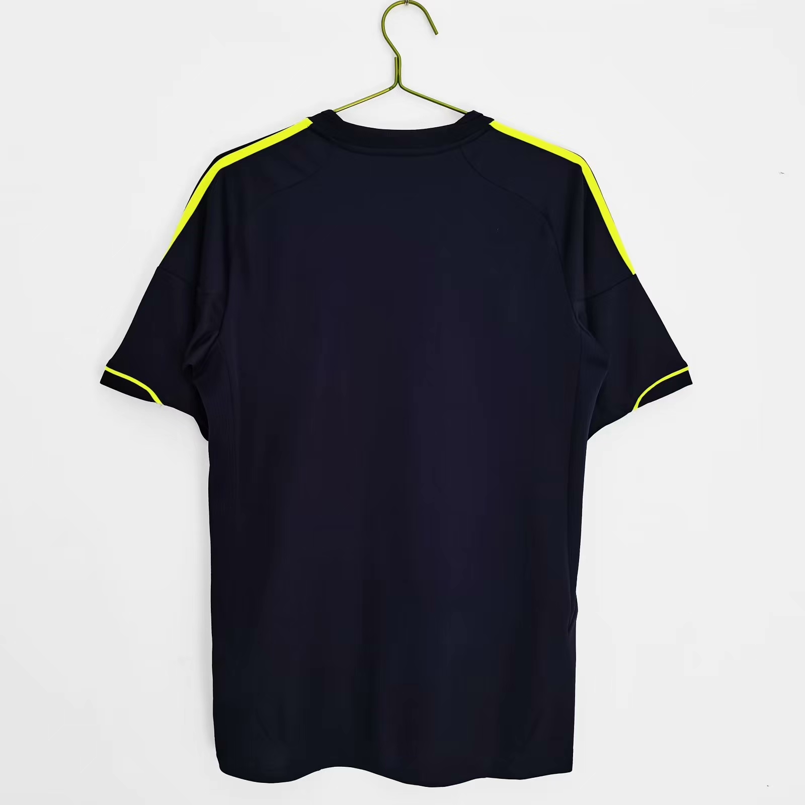 Retro  Real M&alpha;drid 12/13 Away 3