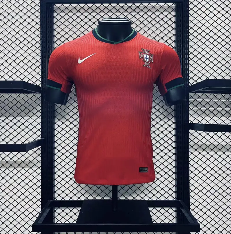 Player Version Portugal 24/25 Home Red