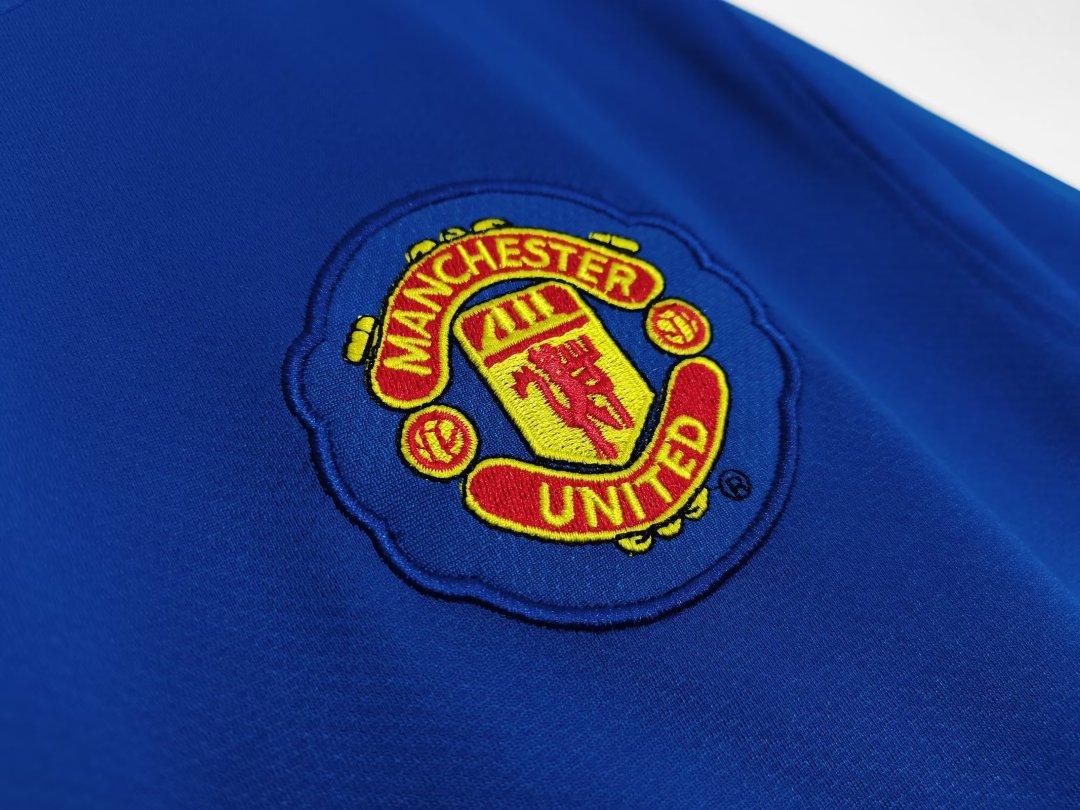 Retro Manchester United 2008/09 Third Blue 3