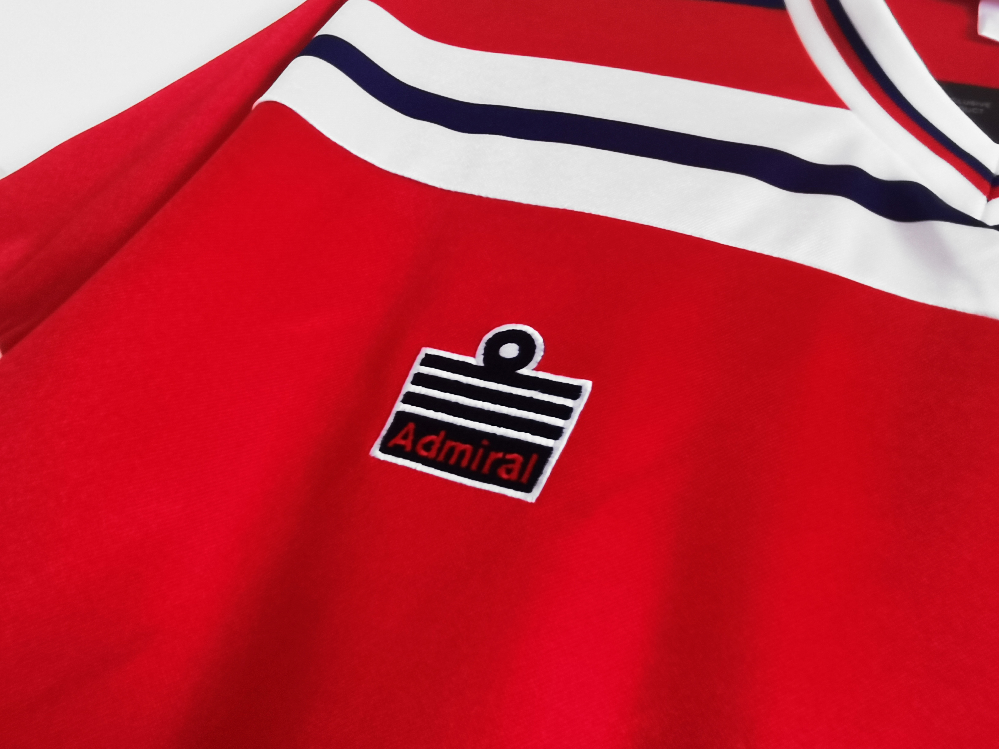 Retro  England 1982 Away Red