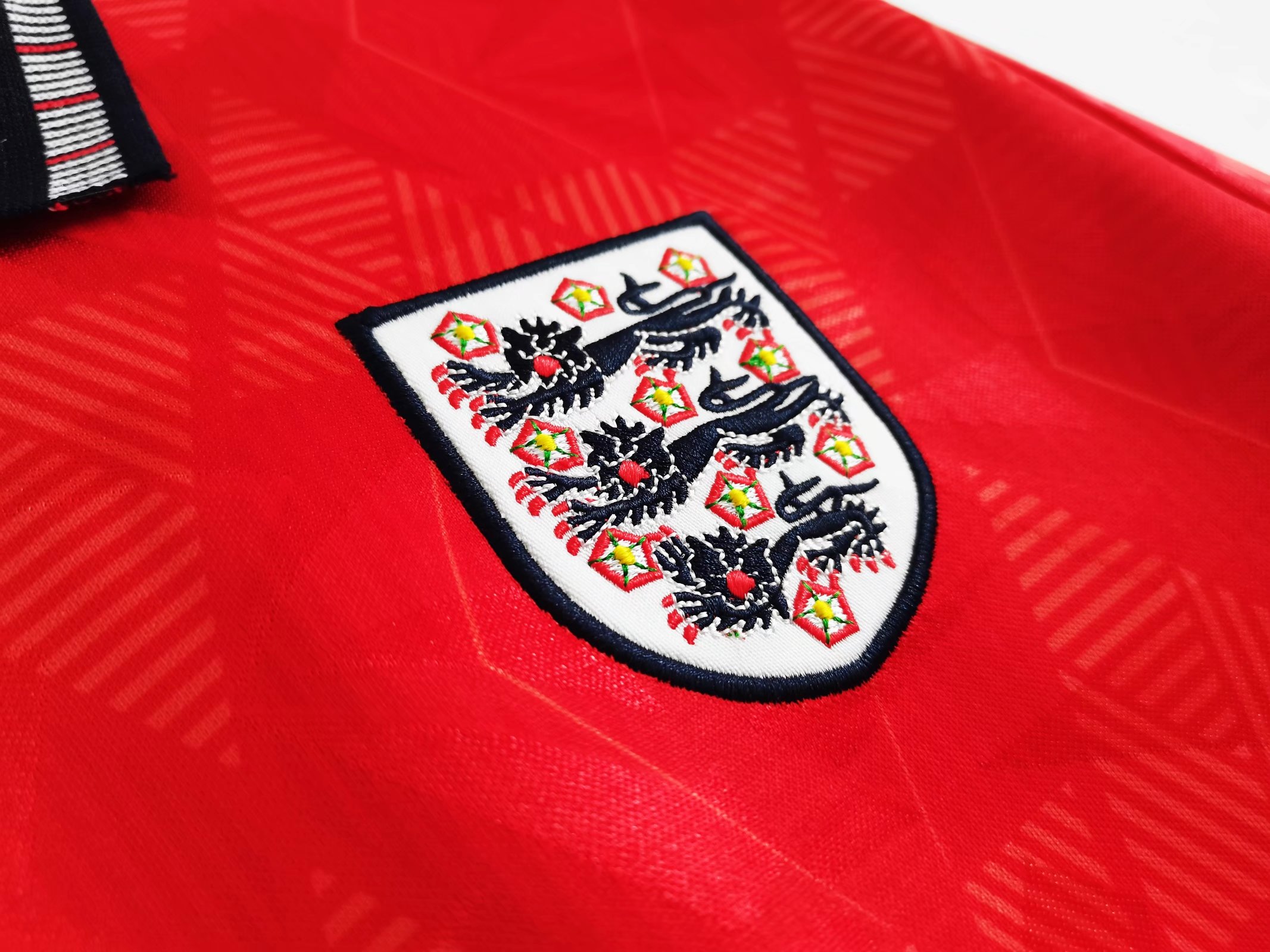 Retro  1990 England 1990 Away Red 3
