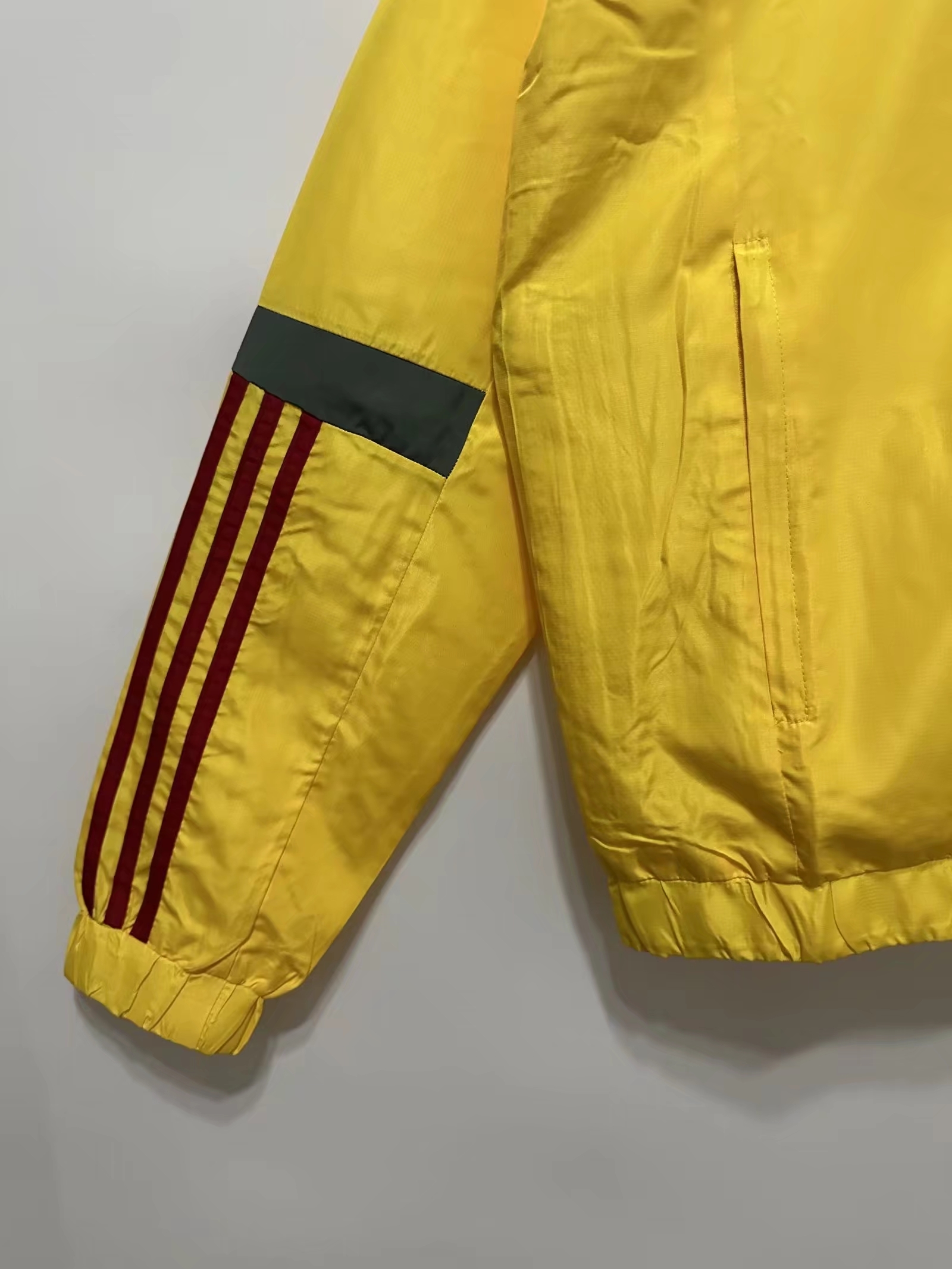 RM windbreaker 3