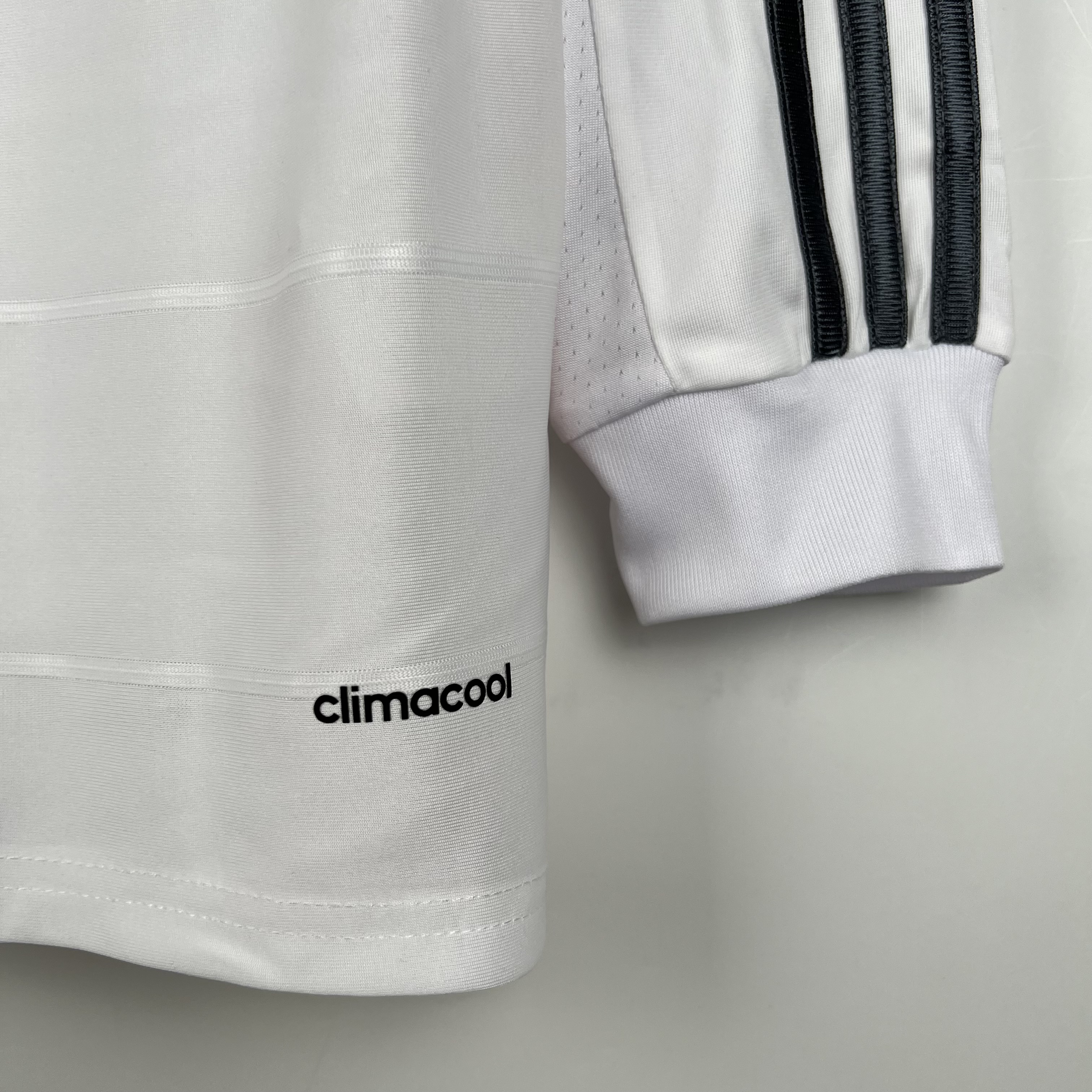 Retro  Real M&alpha;drid 13/14 Home White Long Sleeves 4