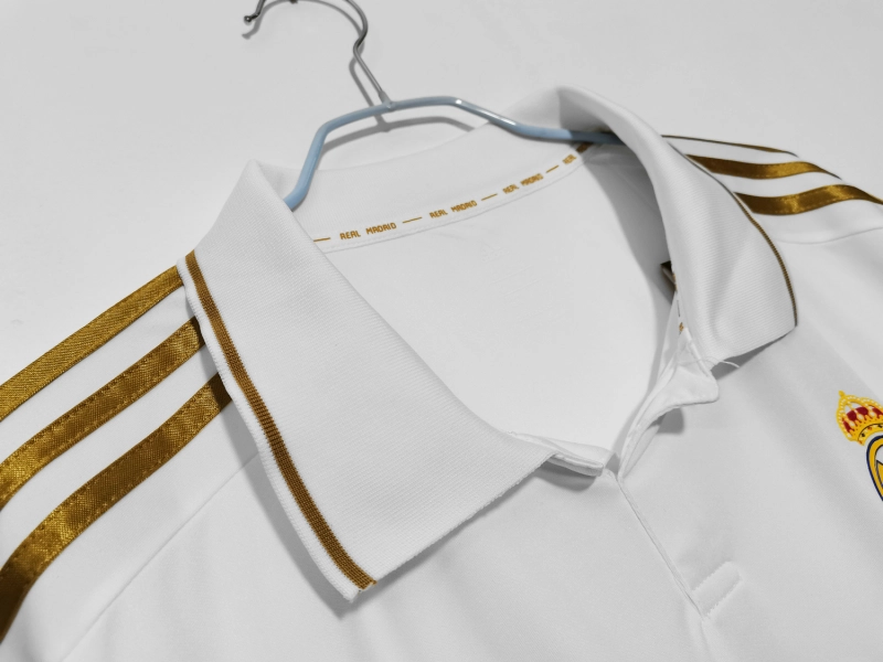 Retro  Real M&alpha;drid 11/12 Home White 4