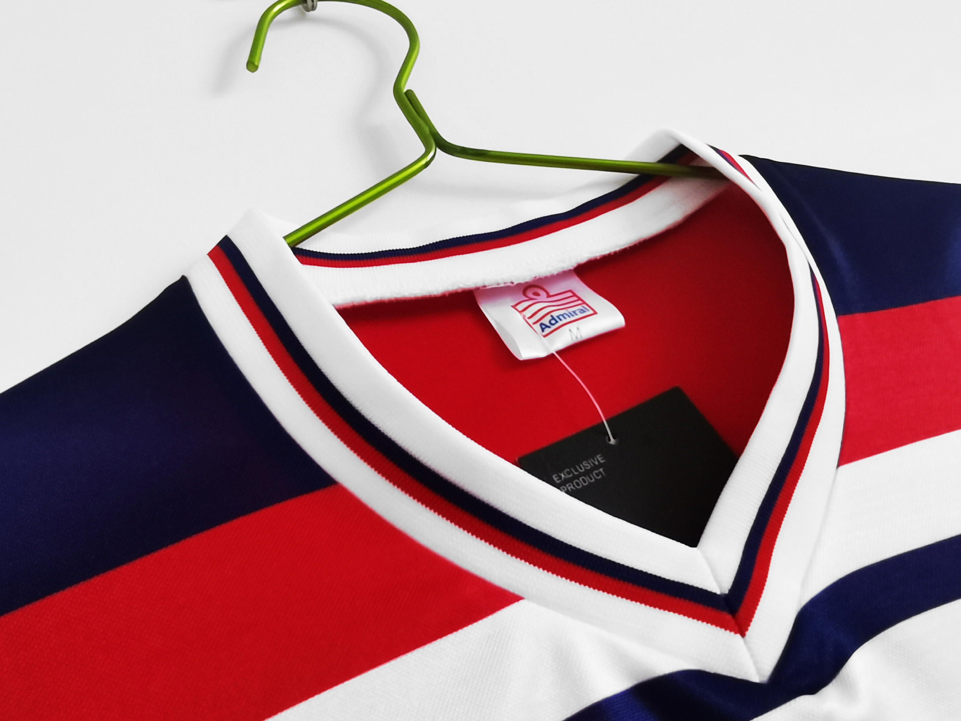 Retro  England 1982 Away Red