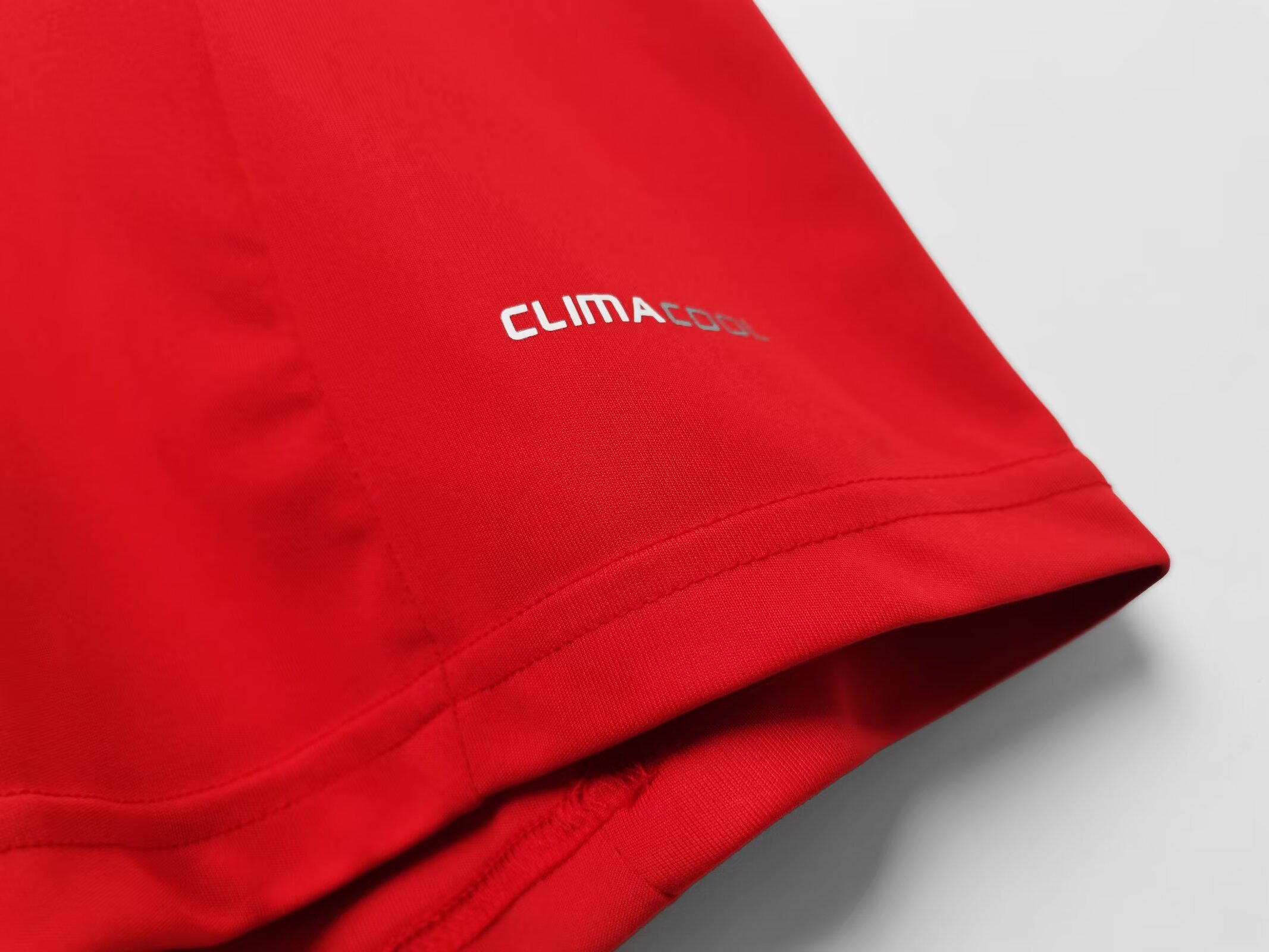 Retro  Real M&alpha;drid 11/12 Third Red 4