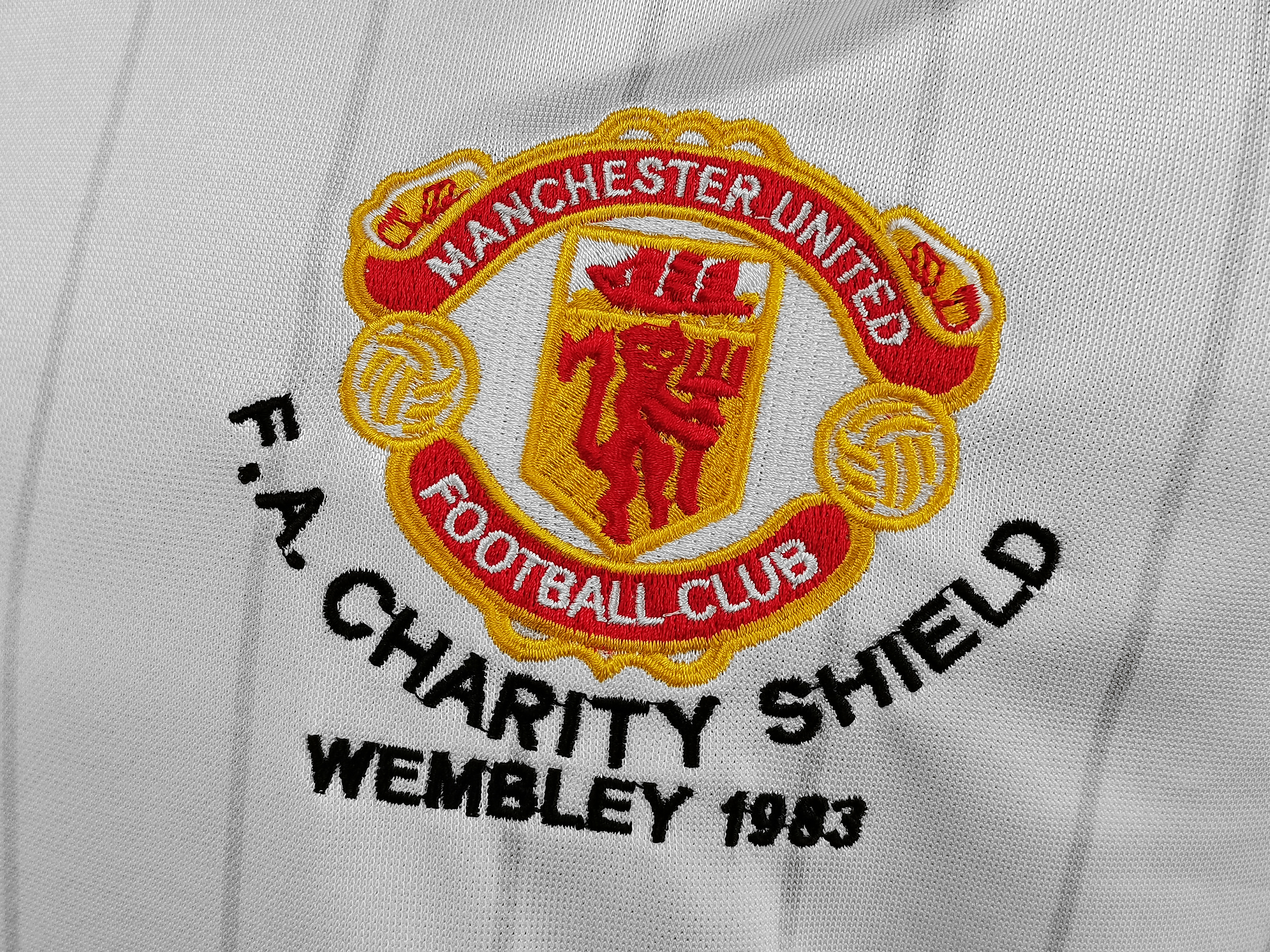 Retro Manchester United 1983 Away 4