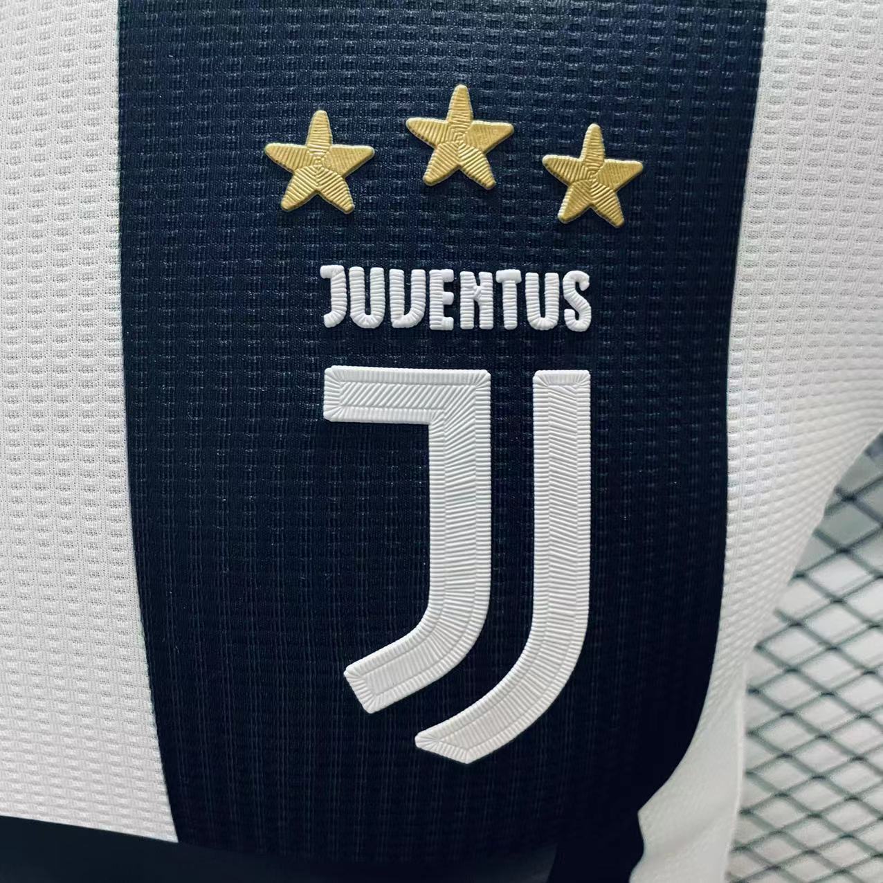 Player Version  Juventus 18/19 Home 3