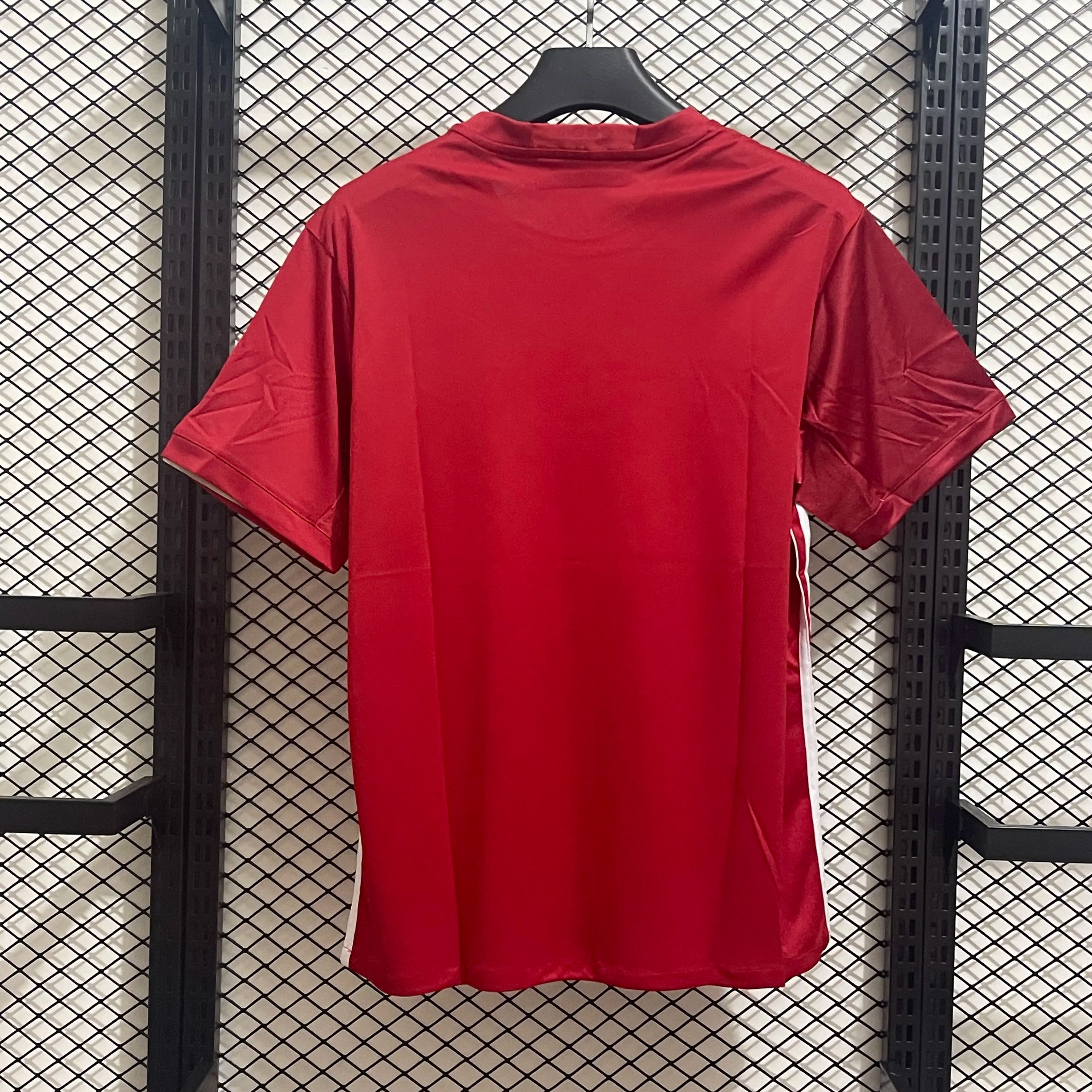 Retro Manchester United 16/17 Home