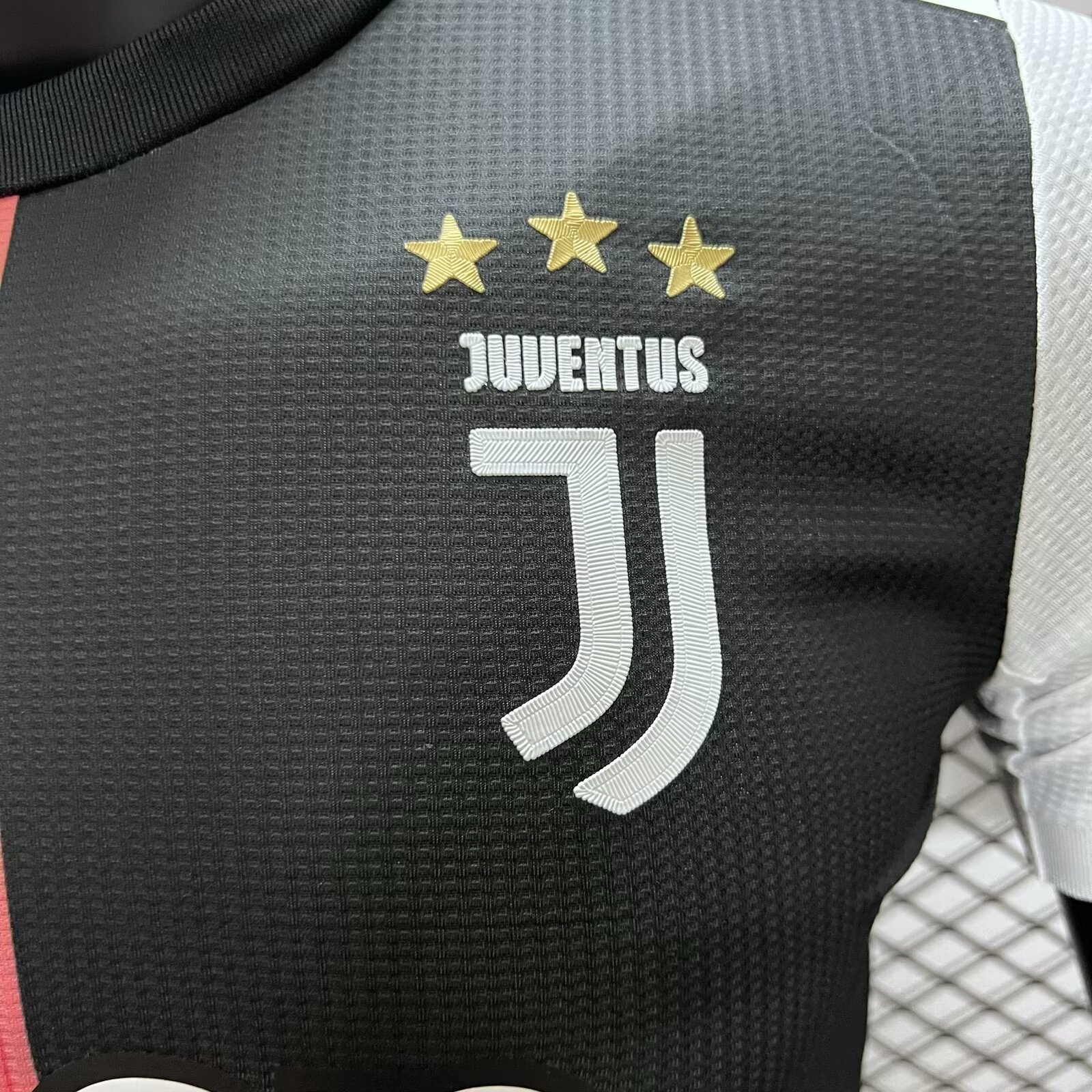 Player Version  Juventus 19/20 Home Long Sleeves 4