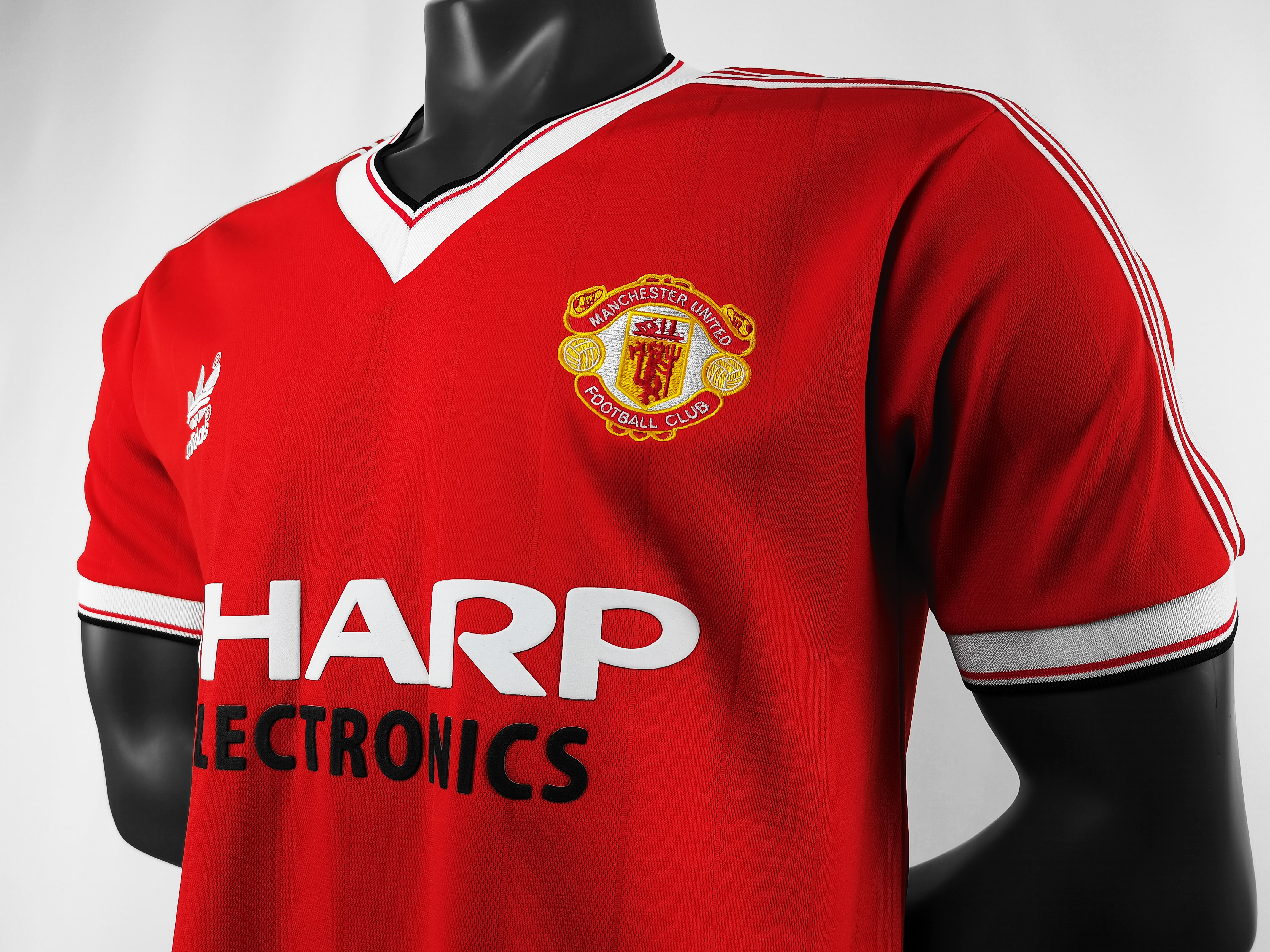 Retro 1983 Manchester United Home 4
