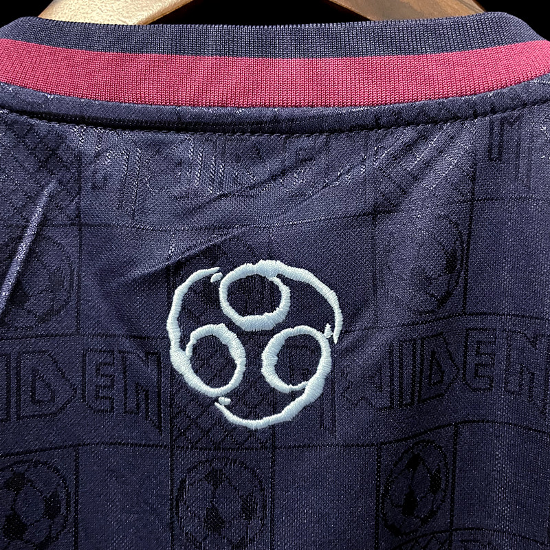 Retro  Iron Maiden * West Ham 2011 Home 4