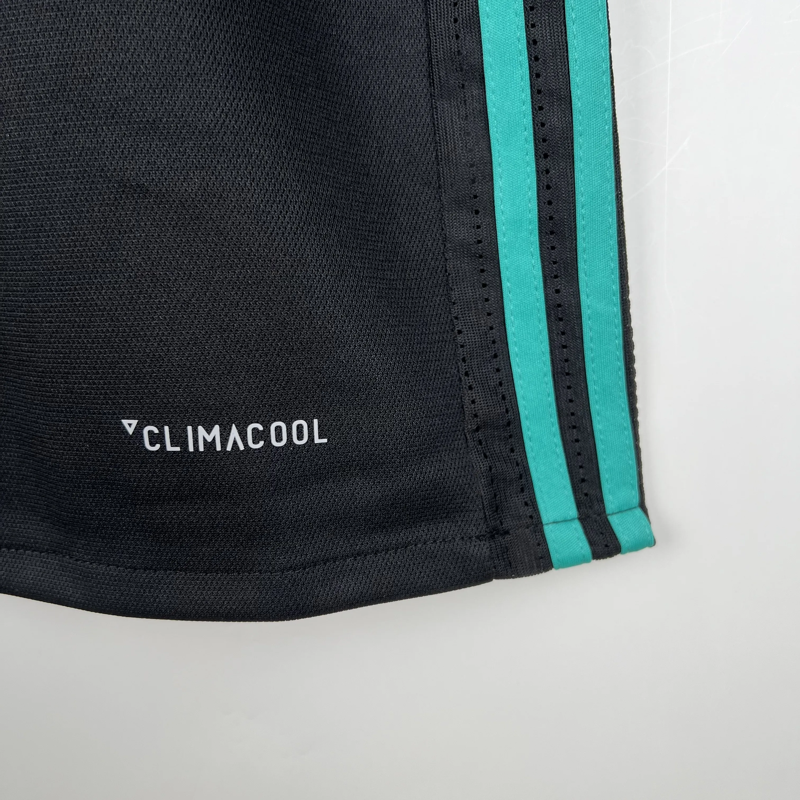 Retro  Real M&alpha;drid 17/18 Away Black Long Sleeves 4