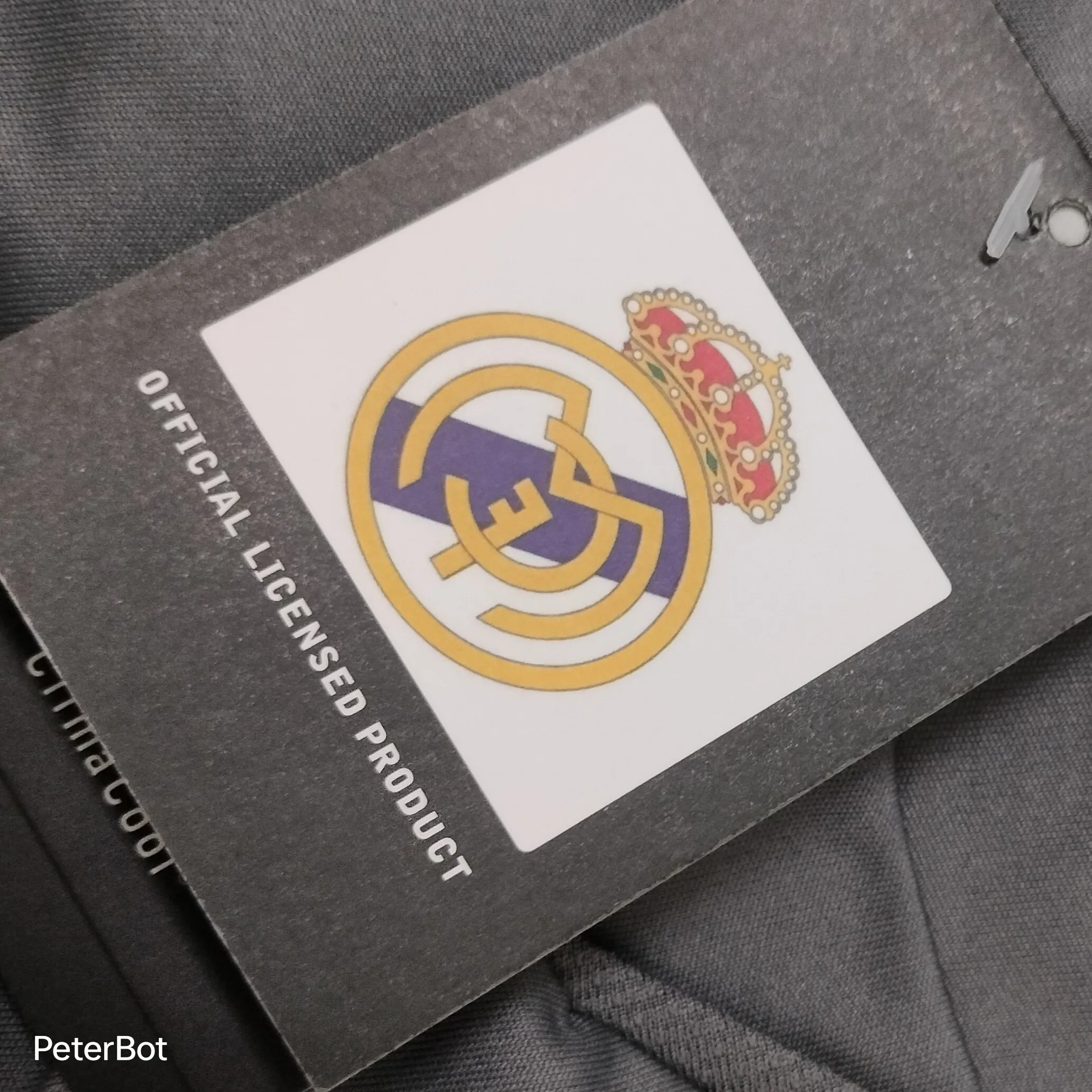 Retro Real M&alpha;drid 2005/06 Third 4