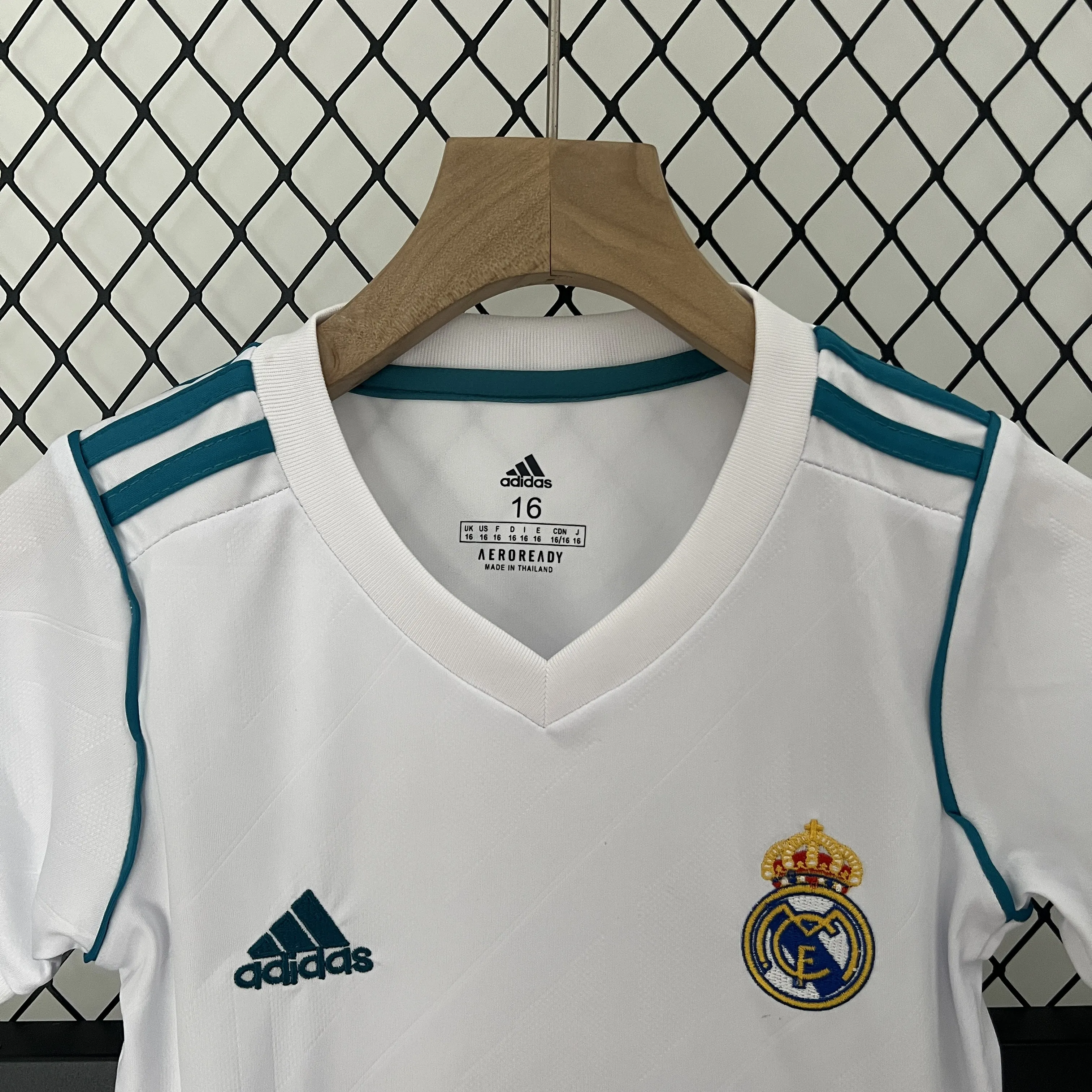 Kids Kit Real M&alpha;drid 17/18 Home White 3