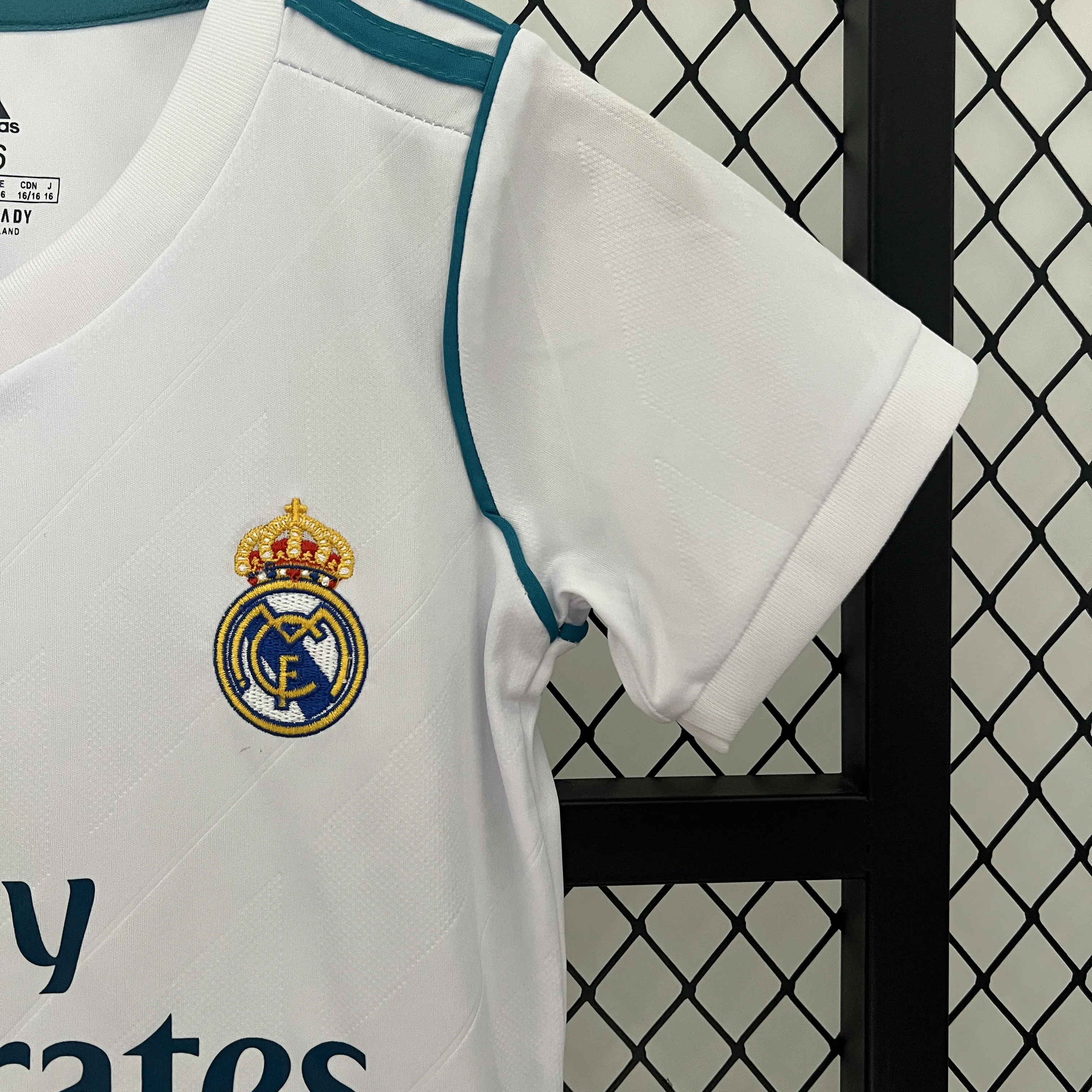 Kids Kit Real M&alpha;drid 17/18 Home White 4