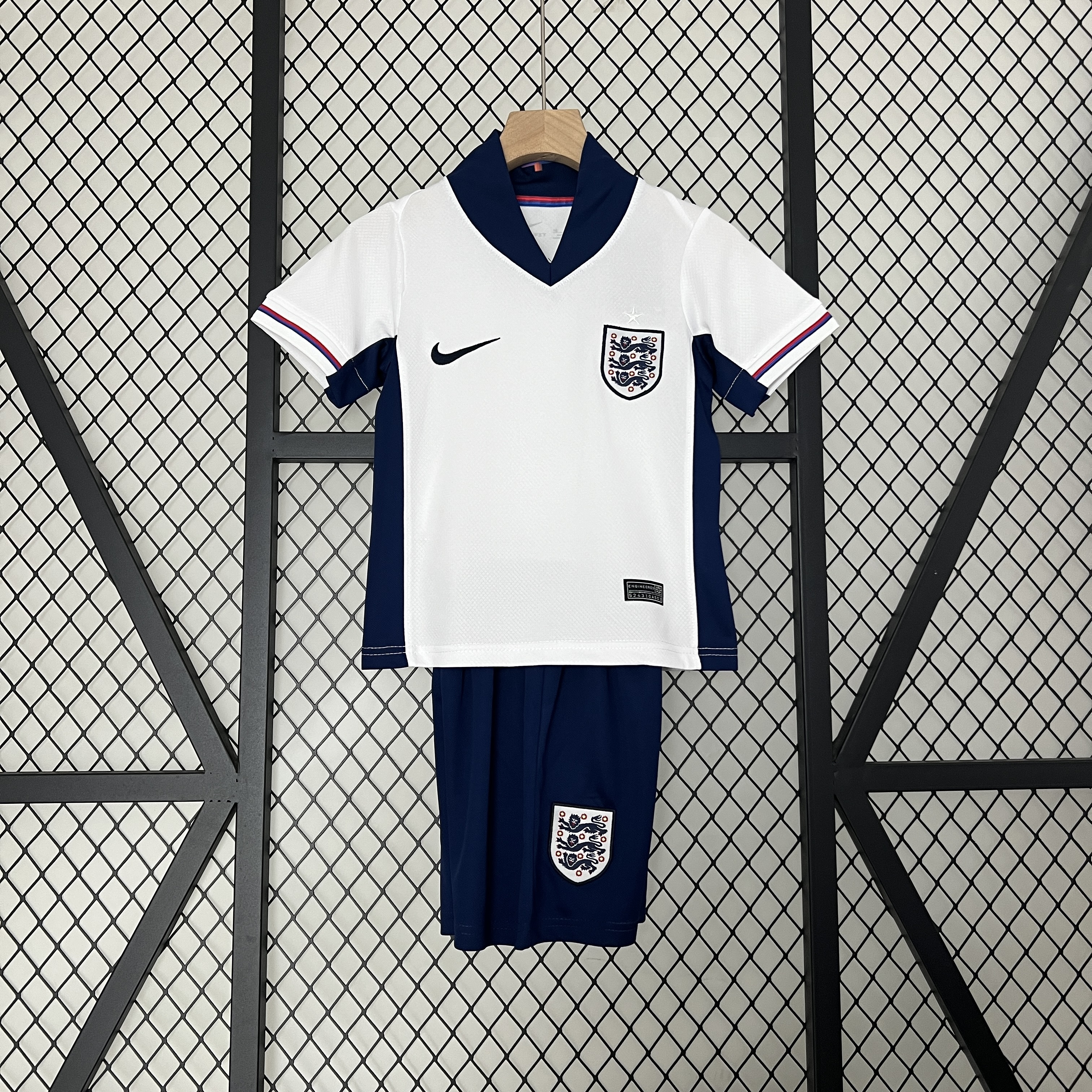 England 24/25 Home Kids 16-28