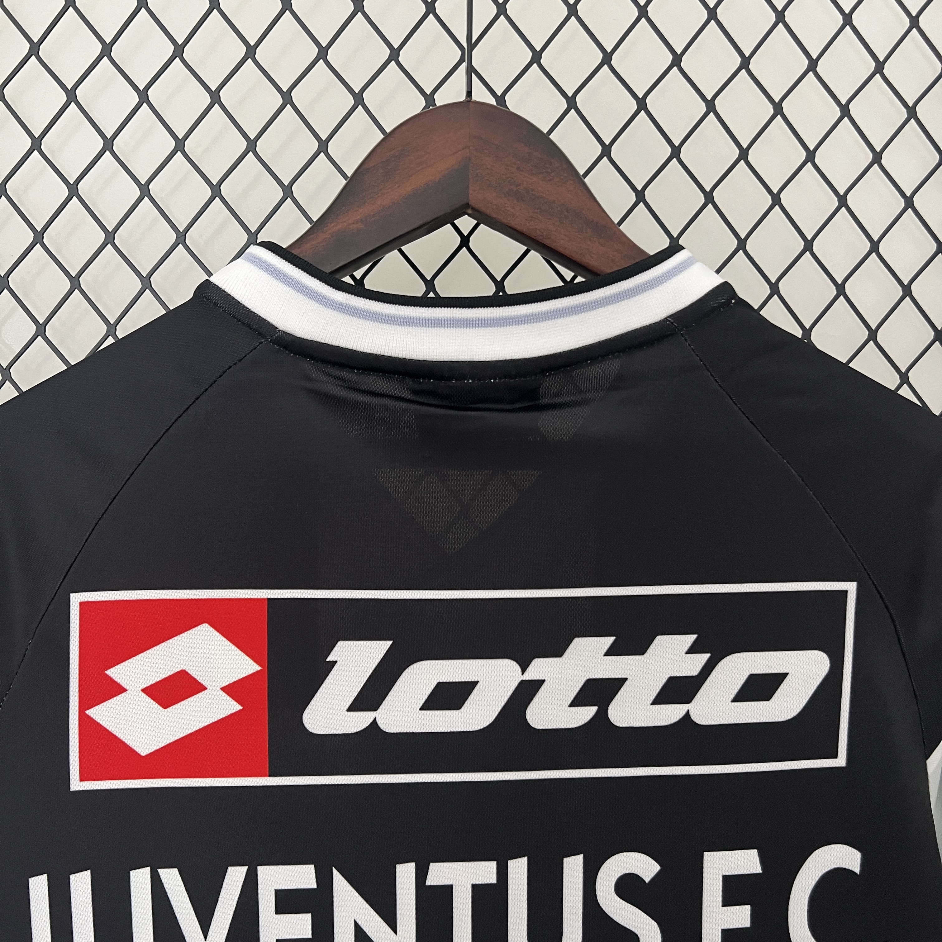 Retro  Juventus 00/01 Black 4