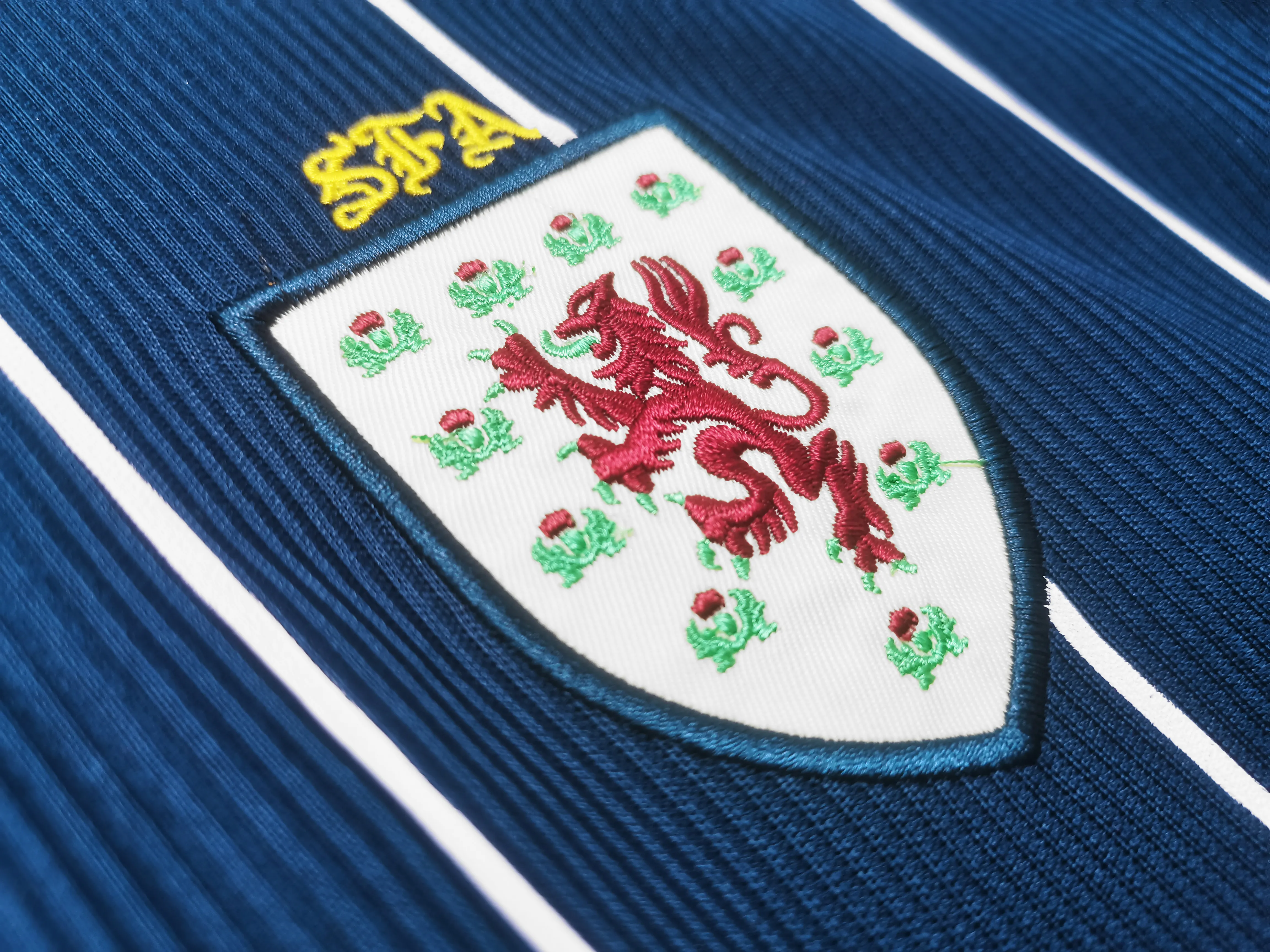 Retro  Scotland 2002 Home 3