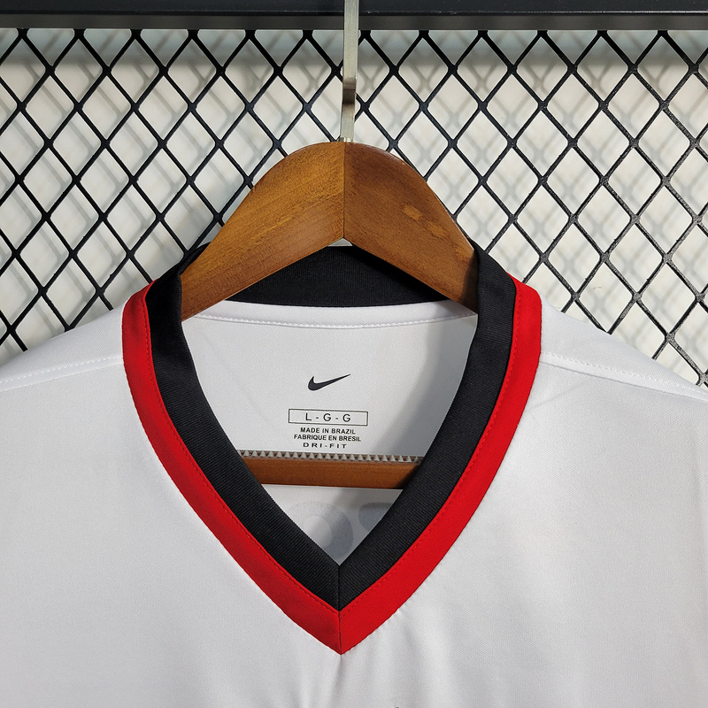 Retro  2001 Flamengo Away White 3