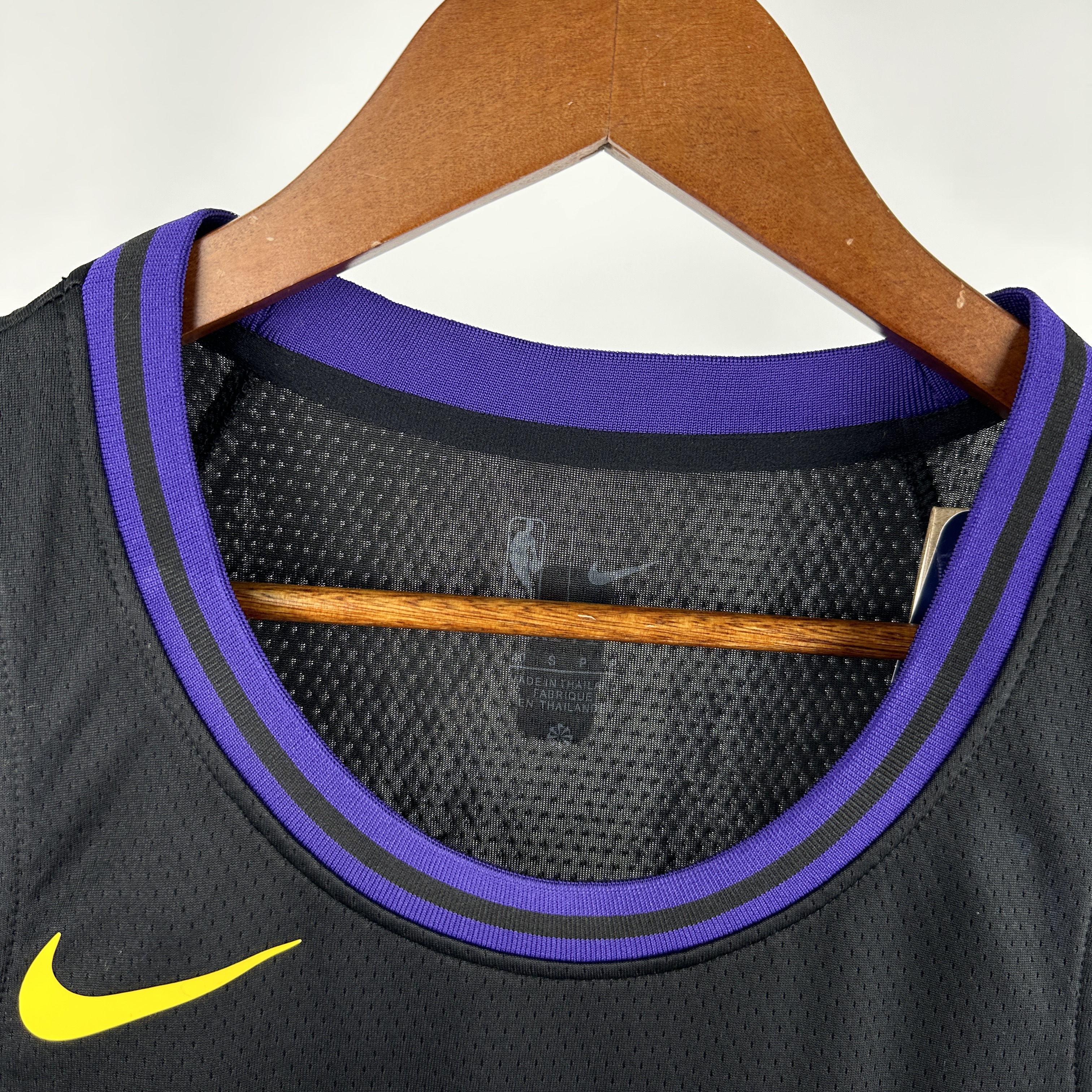 24 Season Lakers City Edition No.77 Dončić