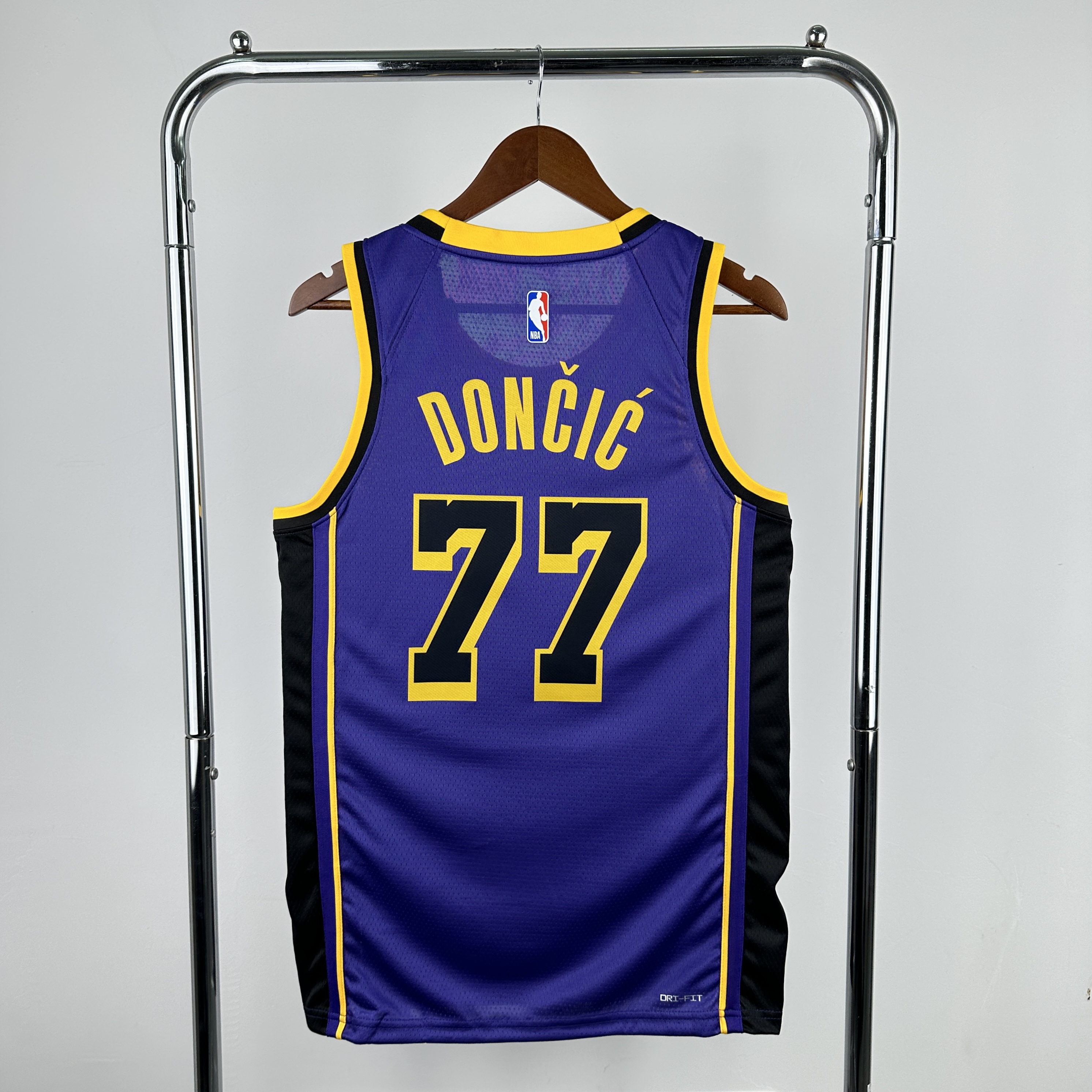 23 Season Lakers Flyer No. 77 Dončić