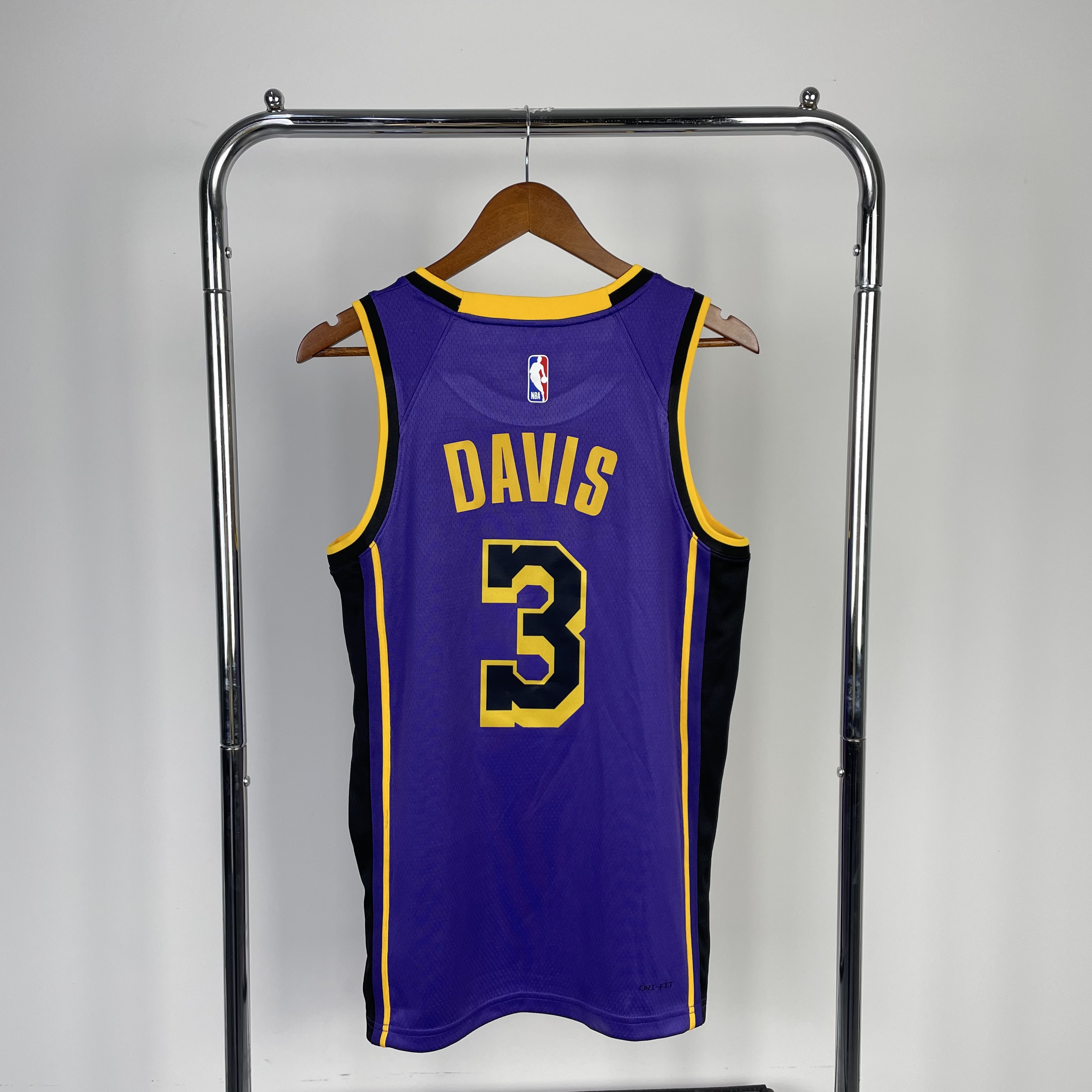 23 Season Lakers No. 3 DAVIS