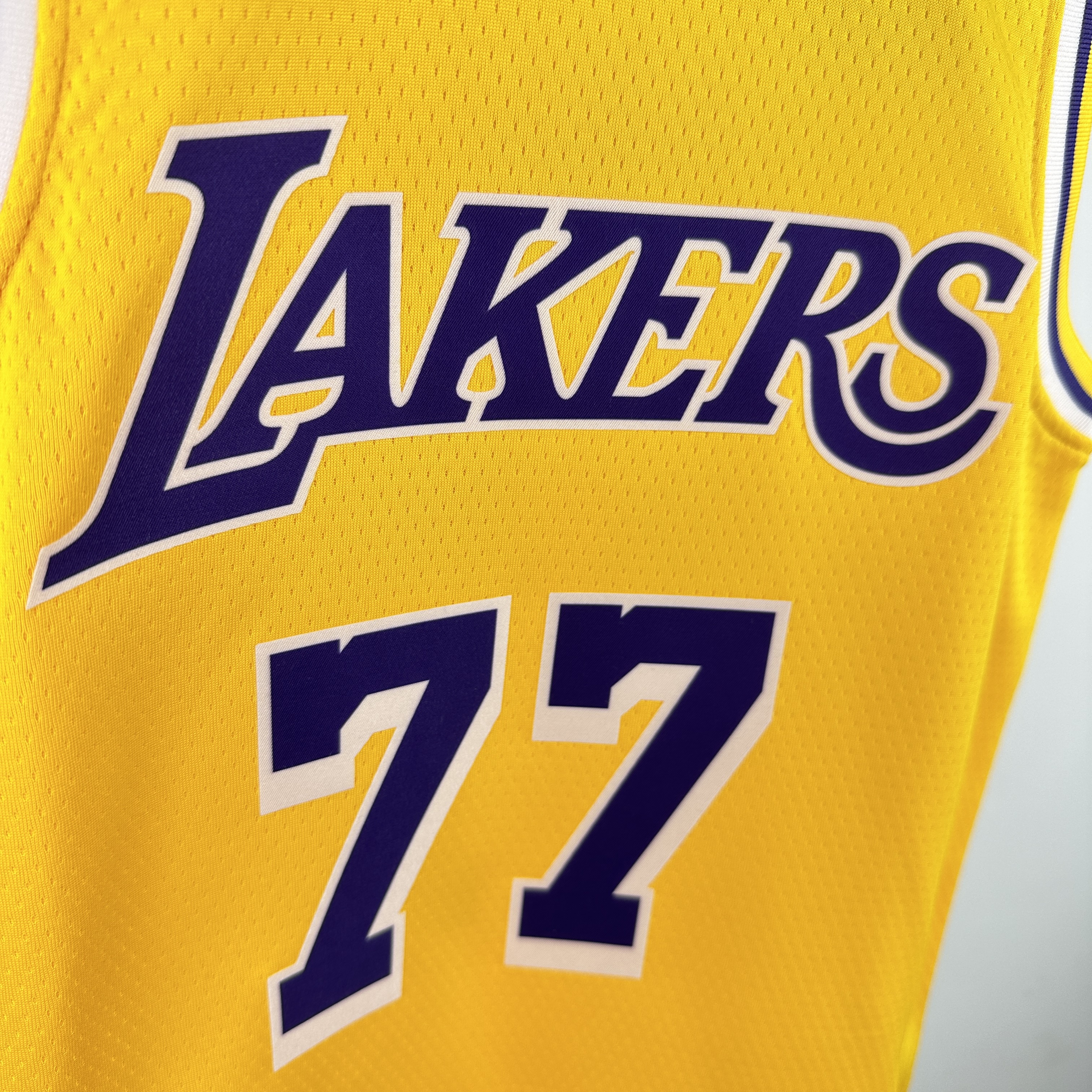 Kids Lakers No.77 Dončić