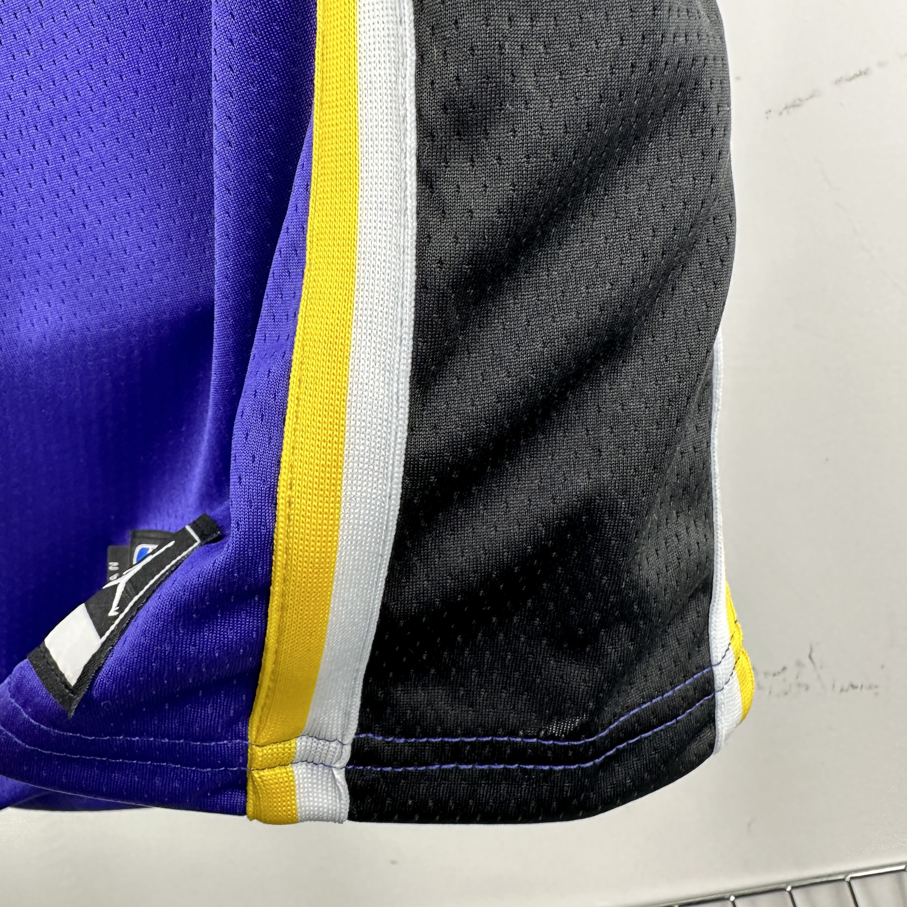 Lakers Flyer Edition No.77 Dončić