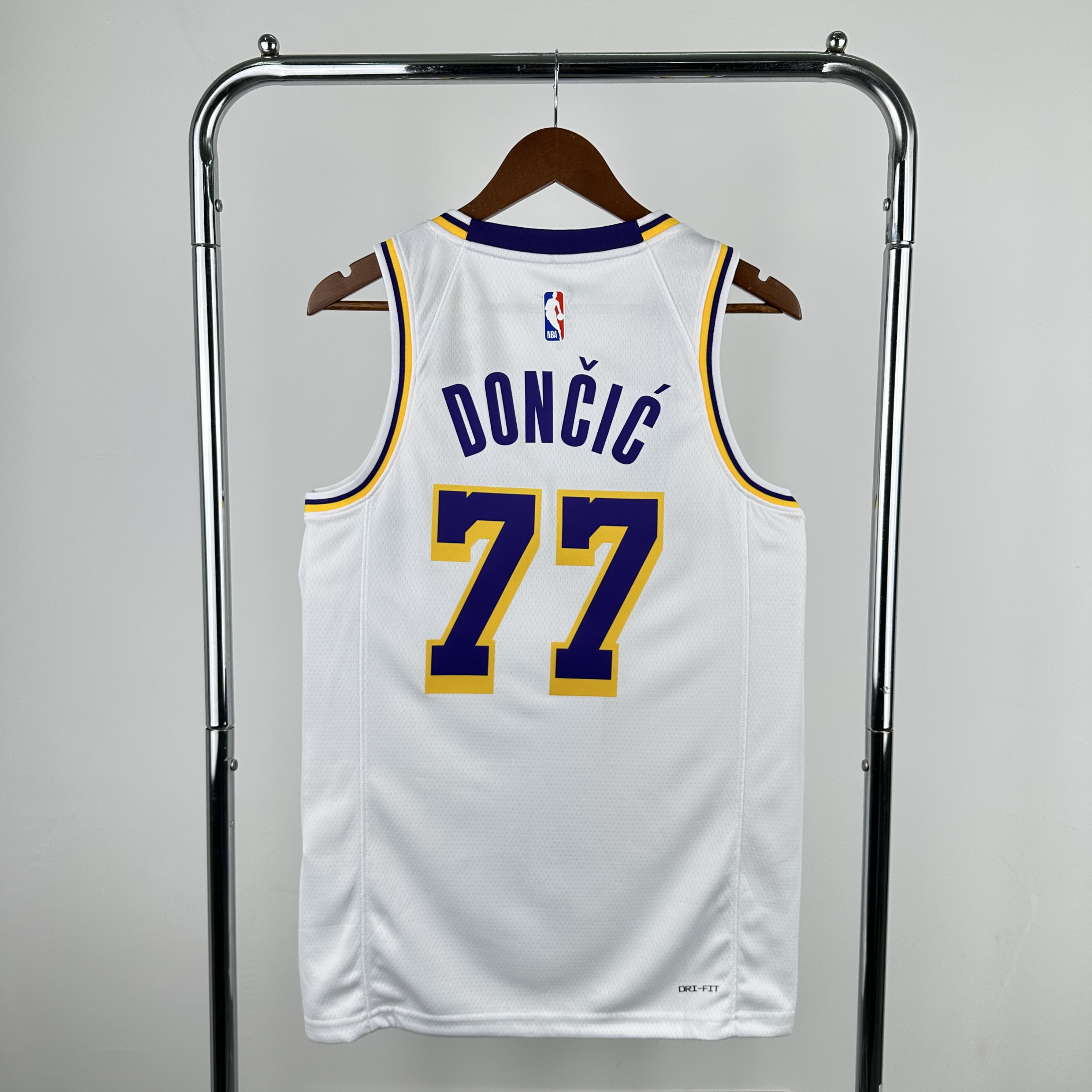 23 Season Lakers White No. 77 Dončić