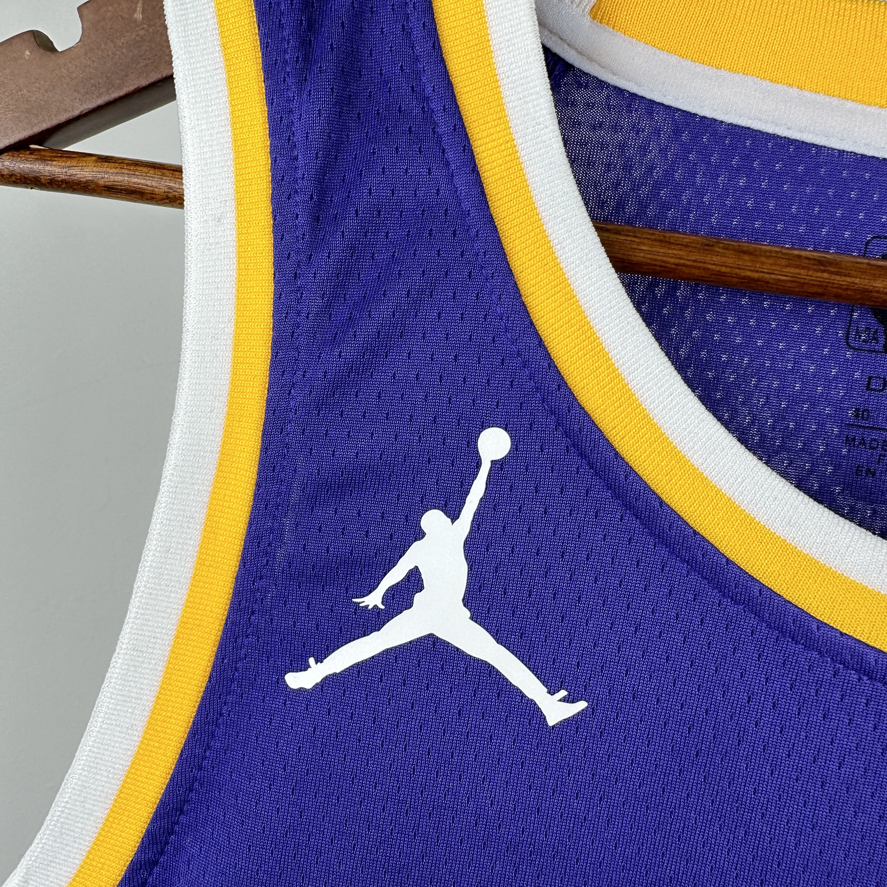 Lakers Flyer Edition No.77 Dončić