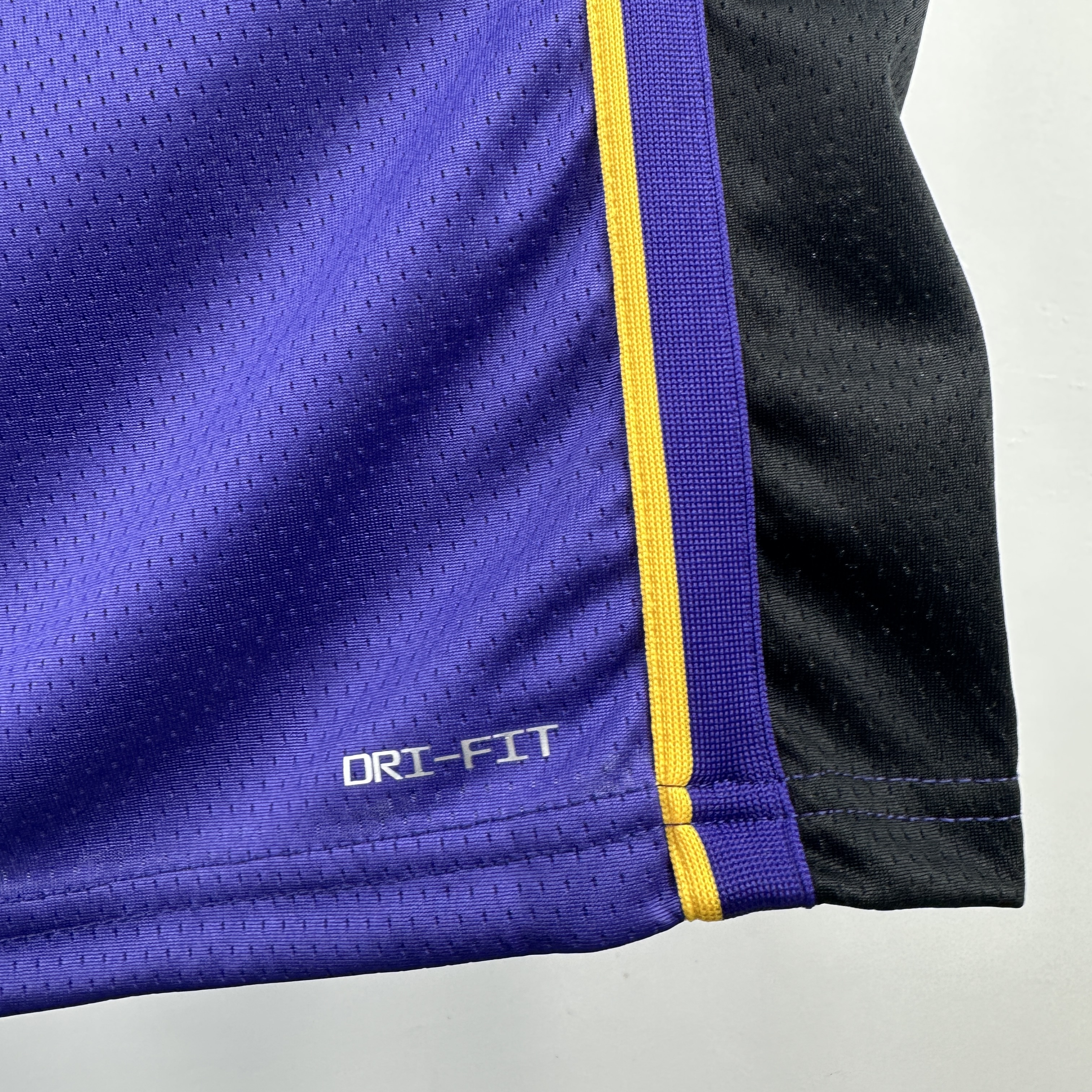 23 Season Lakers Flyer No. 77 Dončić
