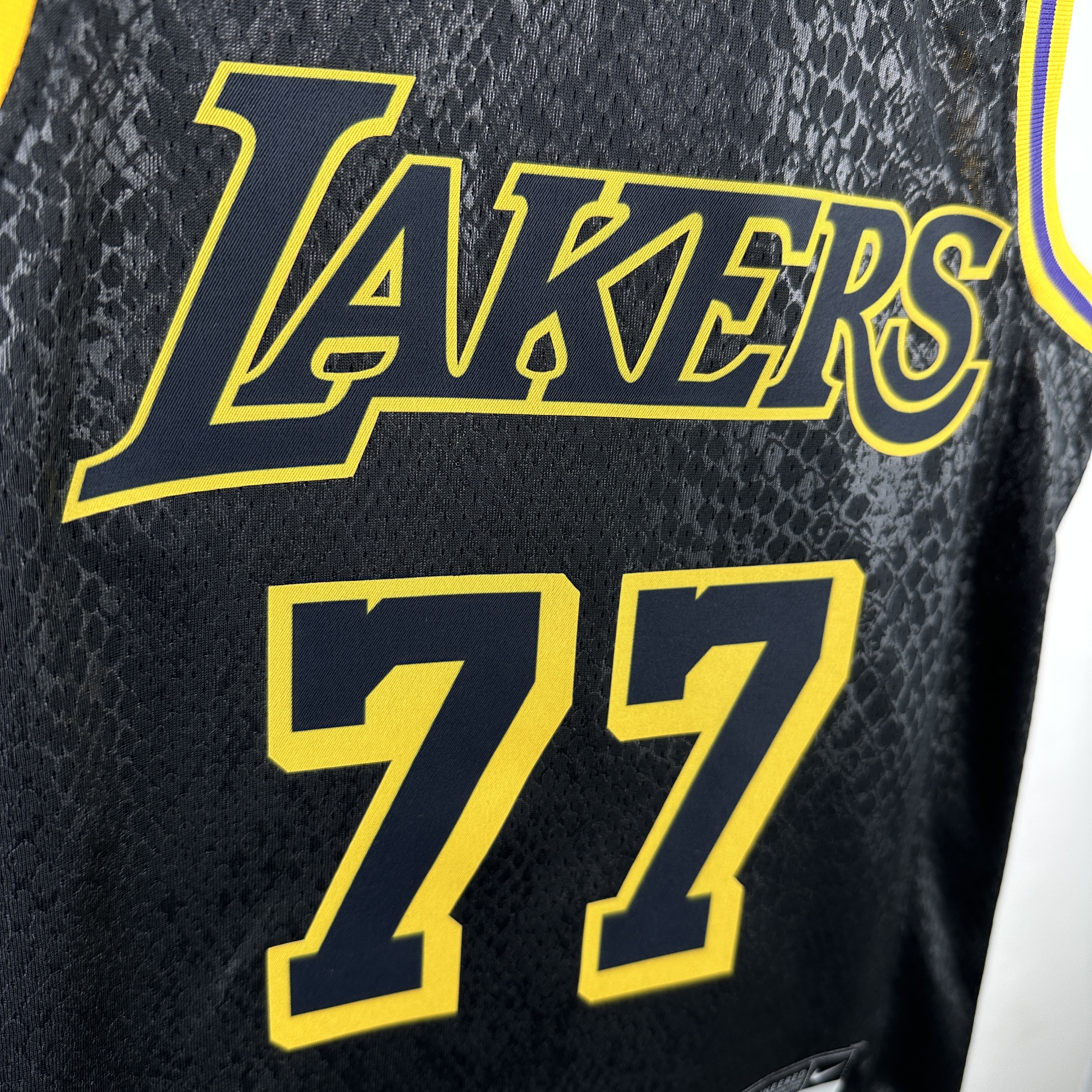 Kids Lakers No.77 Dončić