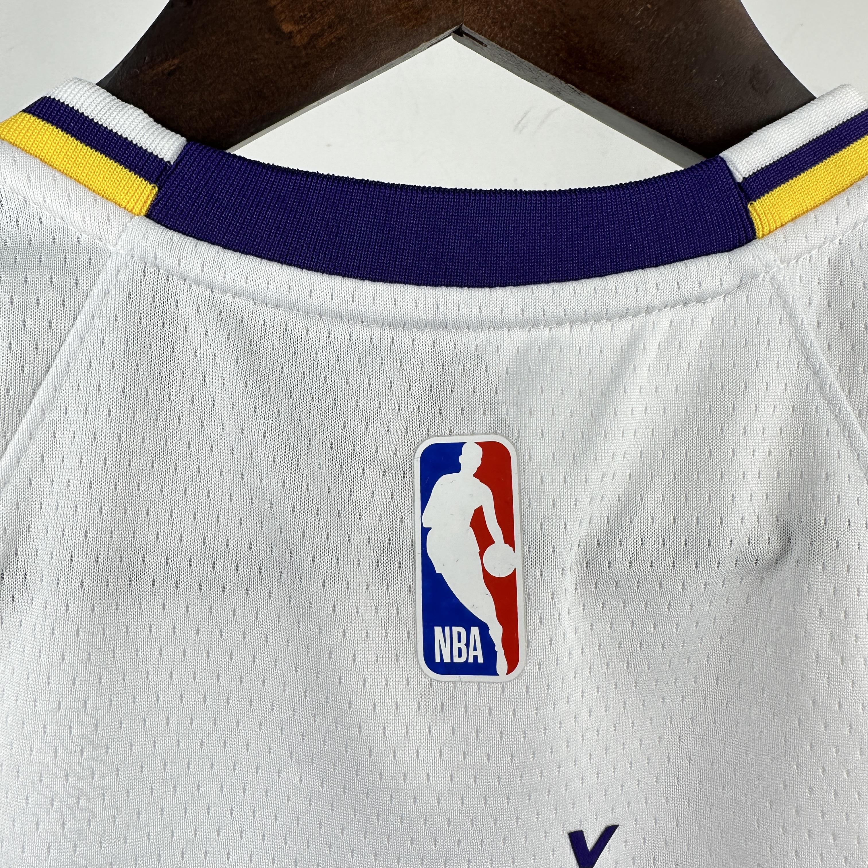 Kids Lakers White No.77 Dončić