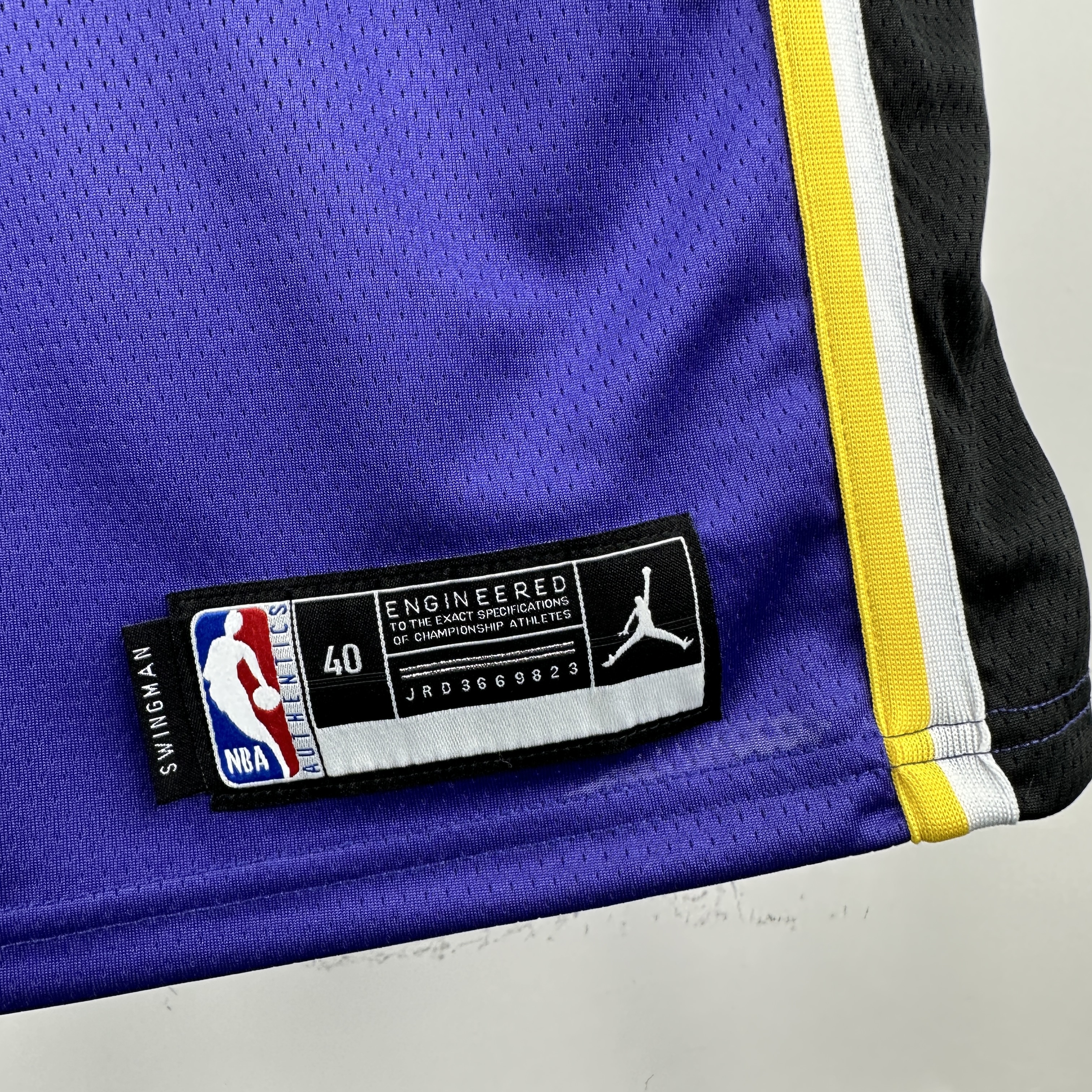 Lakers Flyer Edition No.77 Dončić