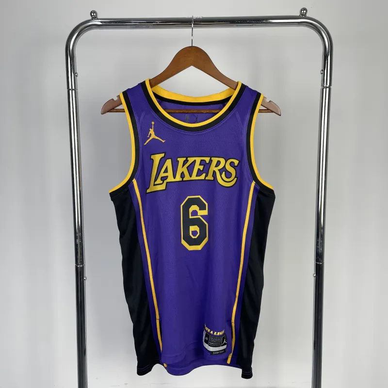 23 Season Lakers No. 5 James