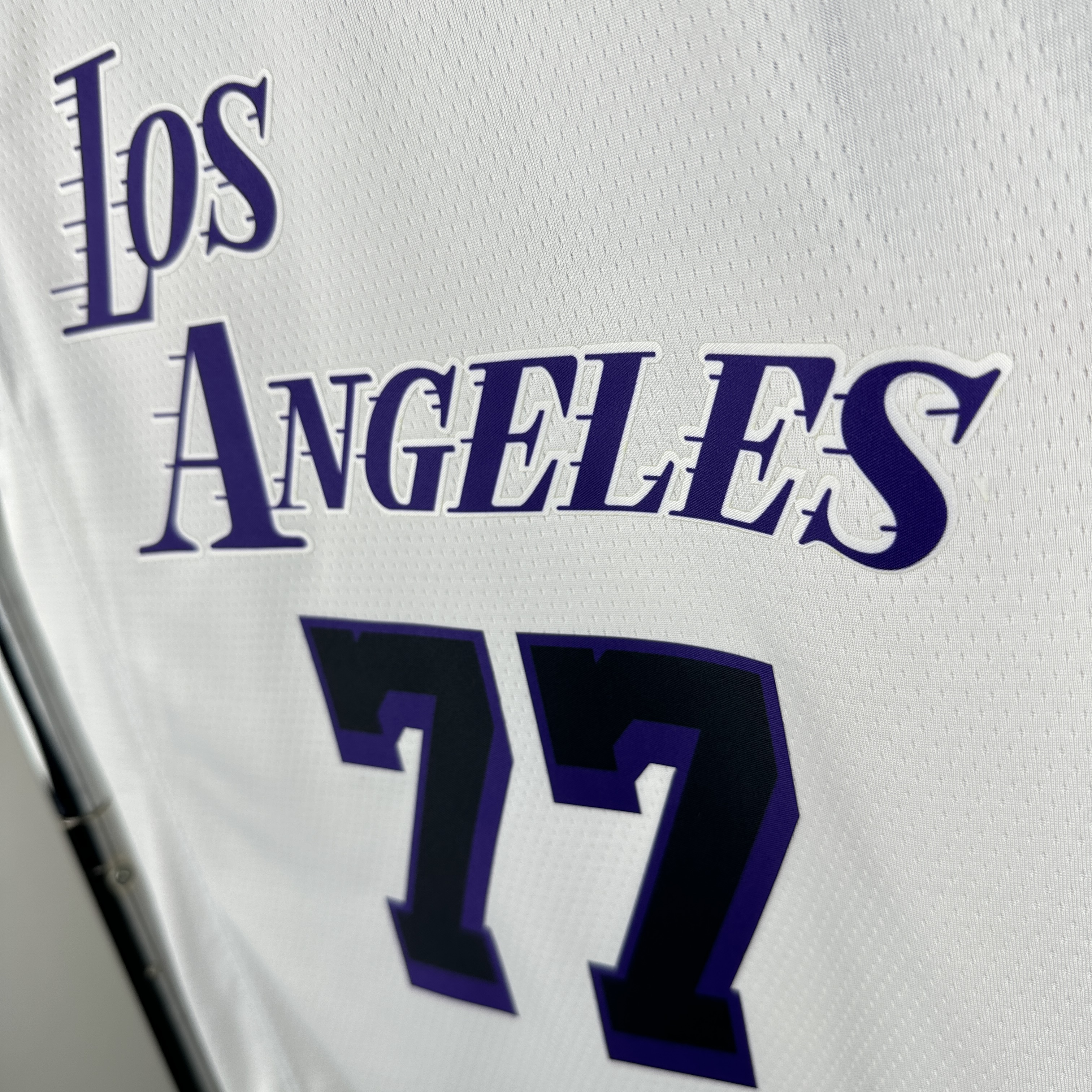23 Season Lakers City Edition No.77 Dončić