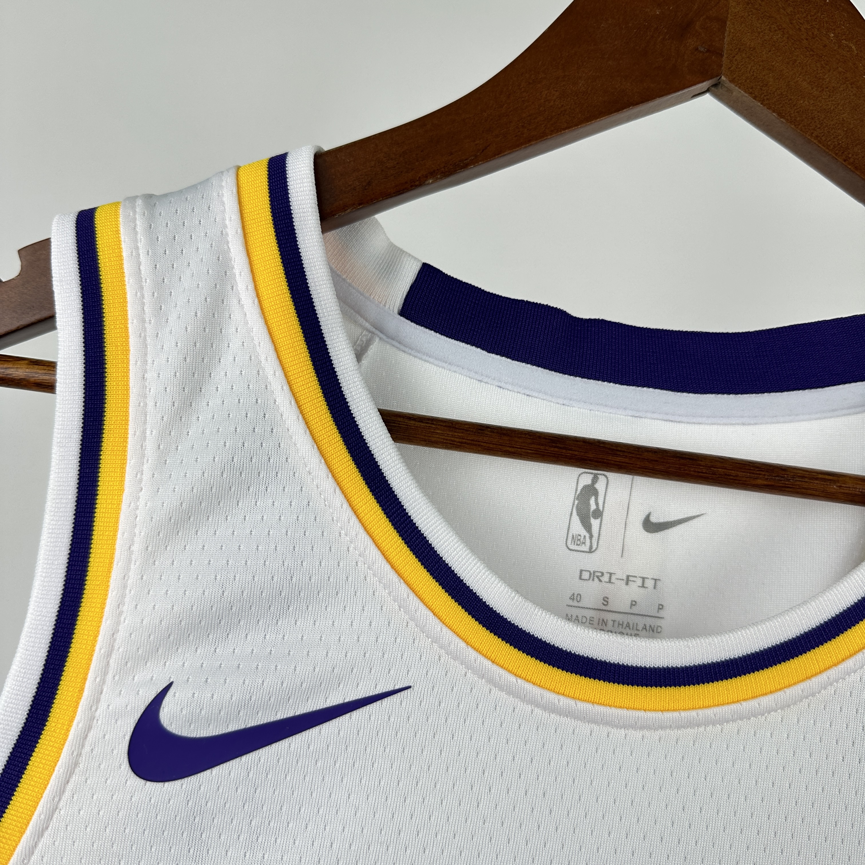 23 Season Lakers White No. 77 Dončić