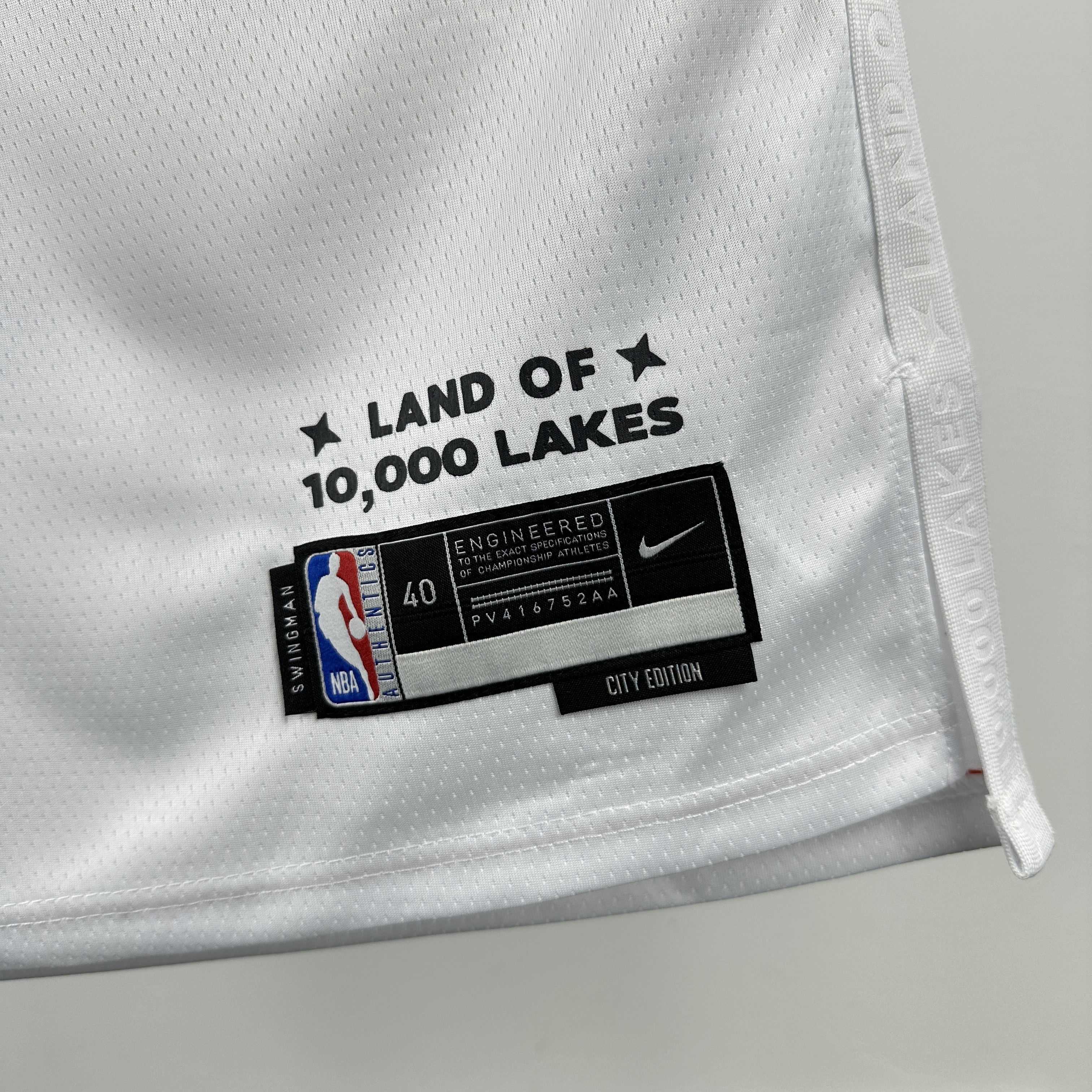 25 SEASON MINNESOTA TIMBERWOLVES CITY VERSION  NO.32