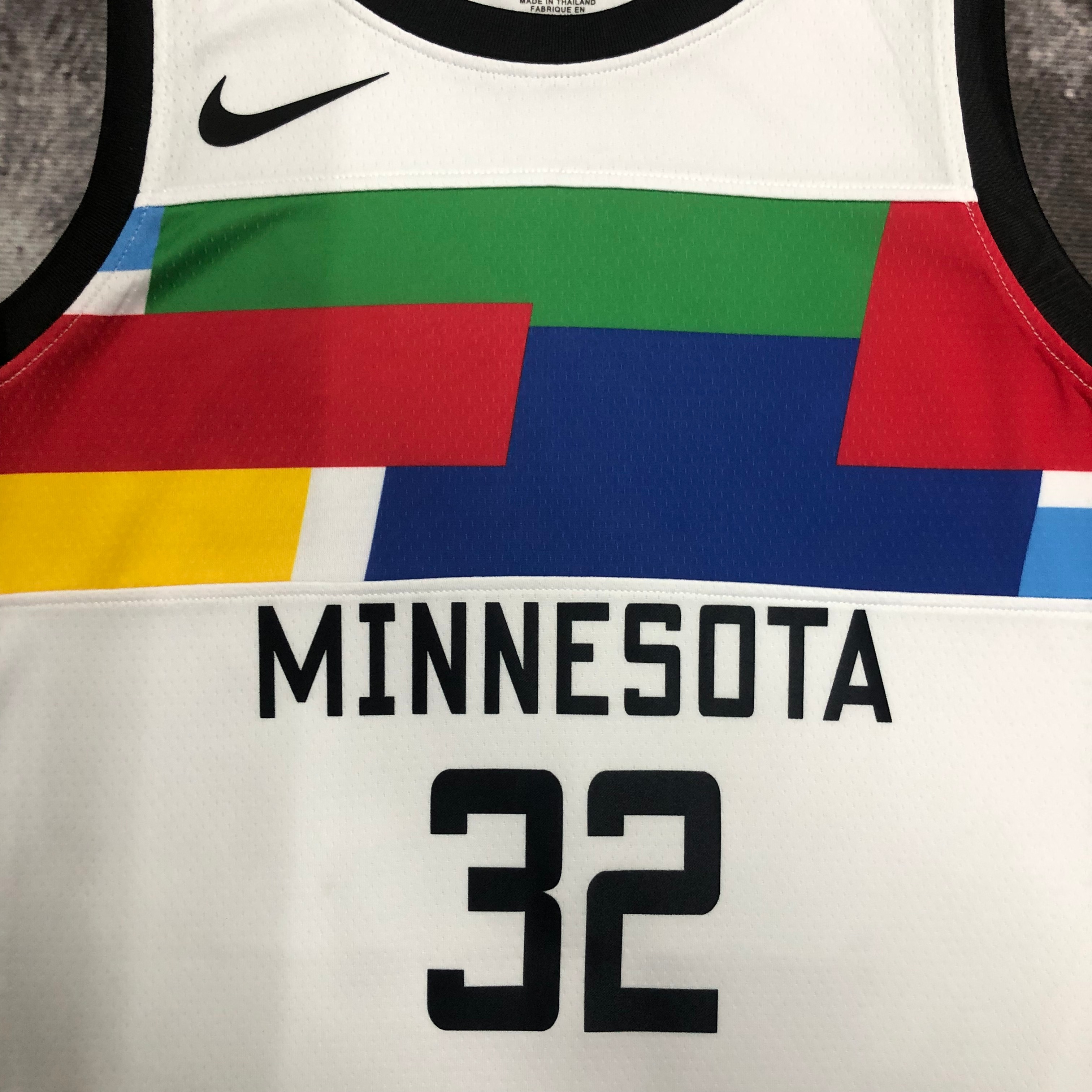 23 SEASON MINNESOTA TIMBERWOLVES CITY VERSION  NO.32 TOWNS